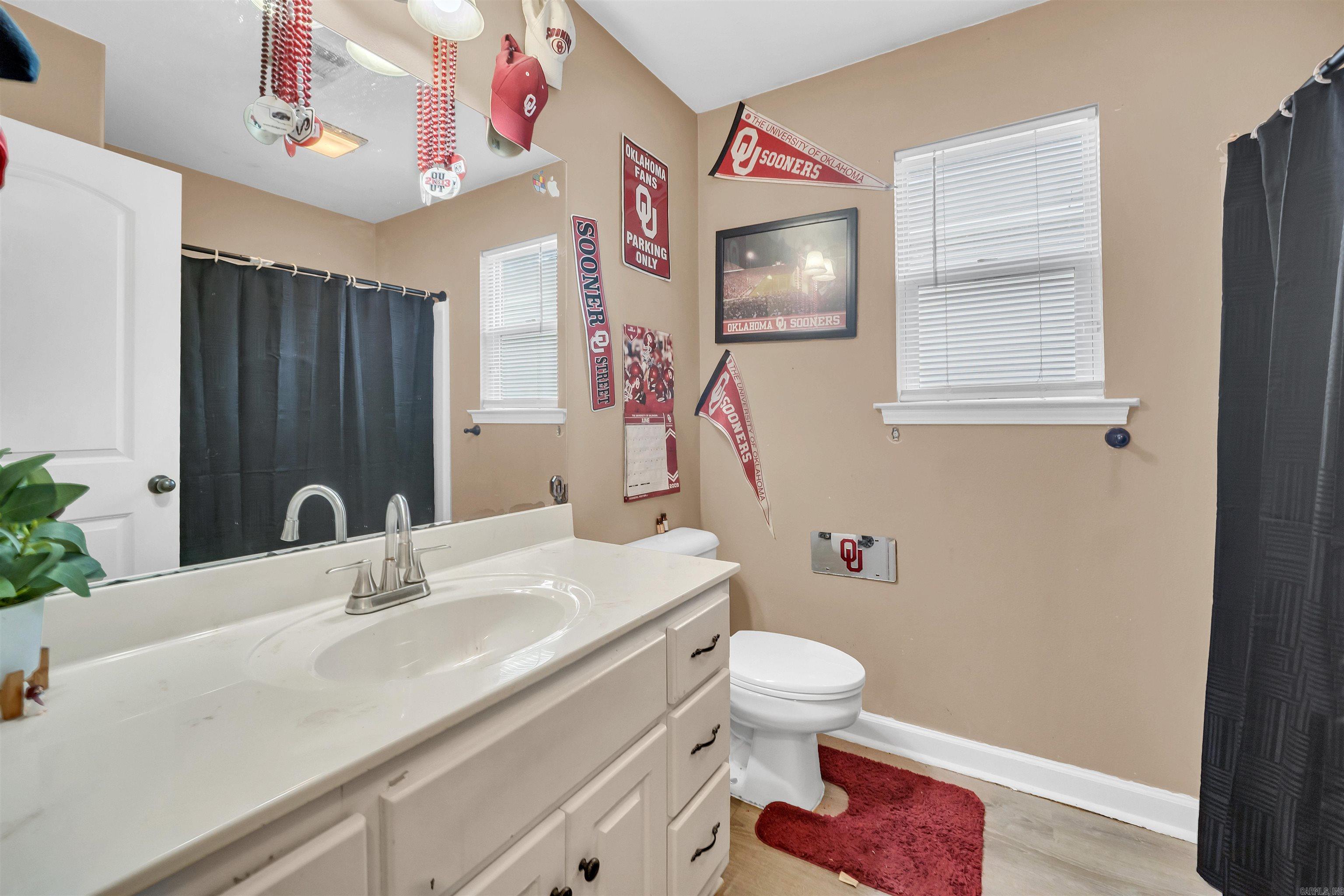 1220 S Chatfield  Benton, AR
