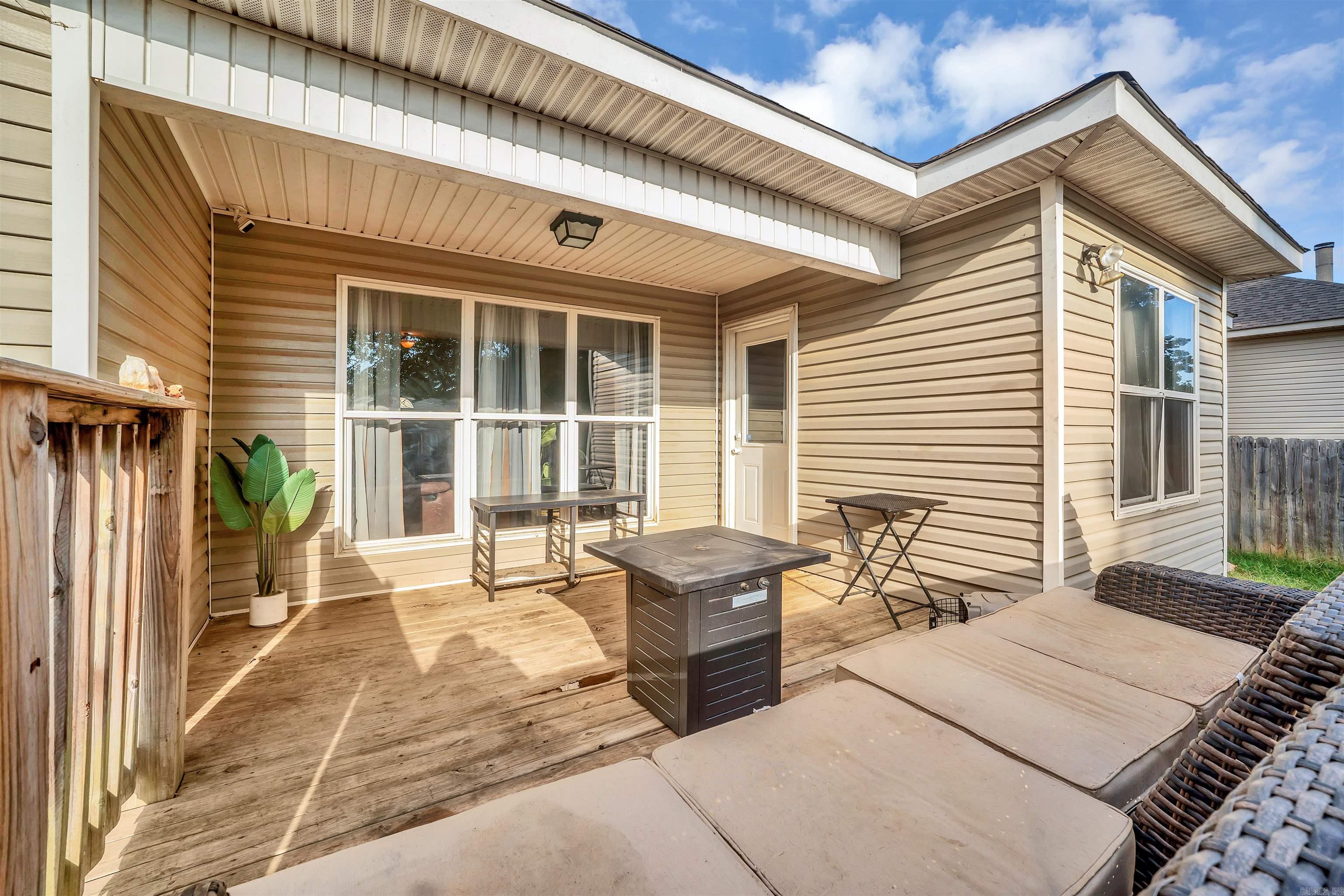 1220 S Chatfield  Benton, AR