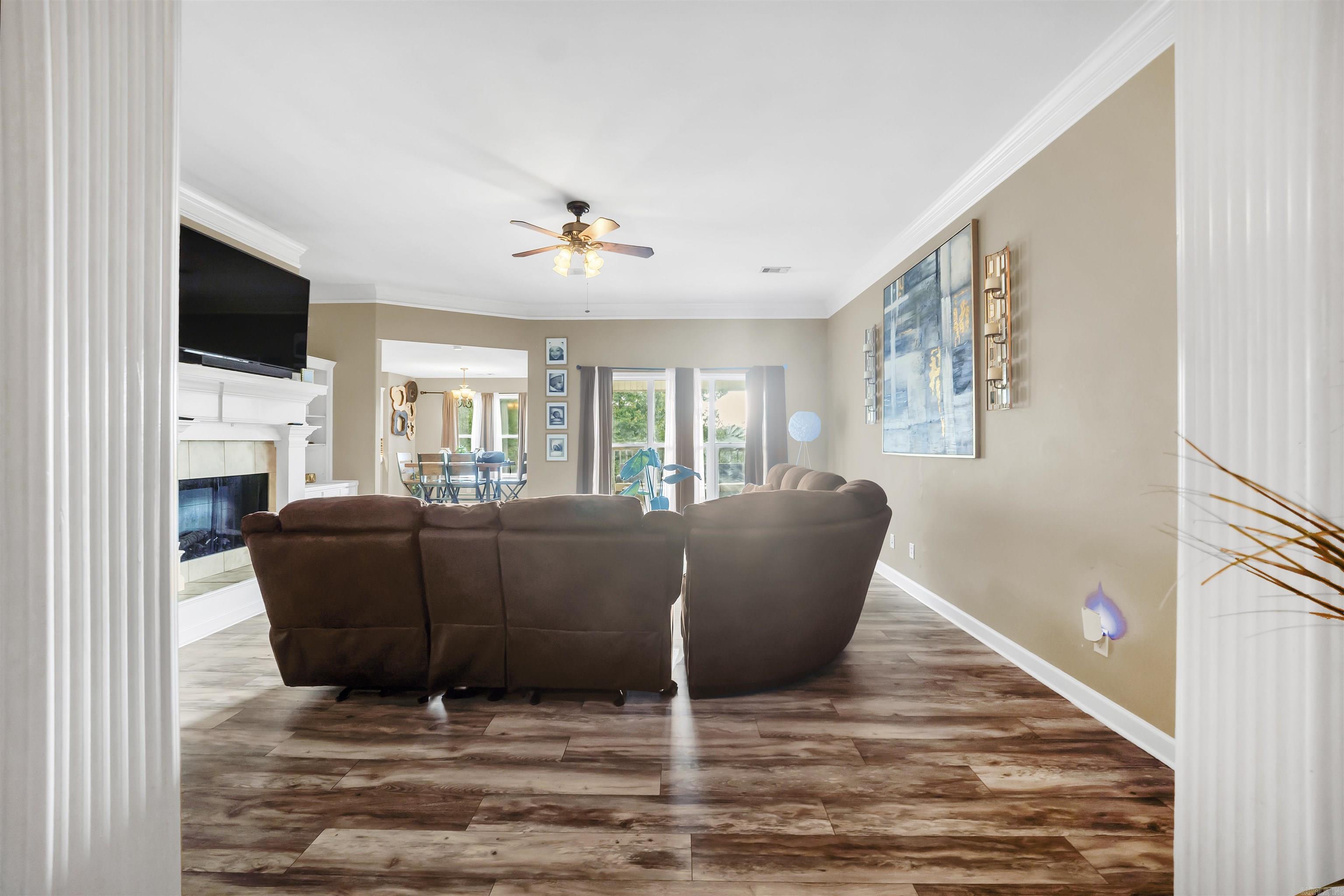 1220 S Chatfield  Benton, AR
