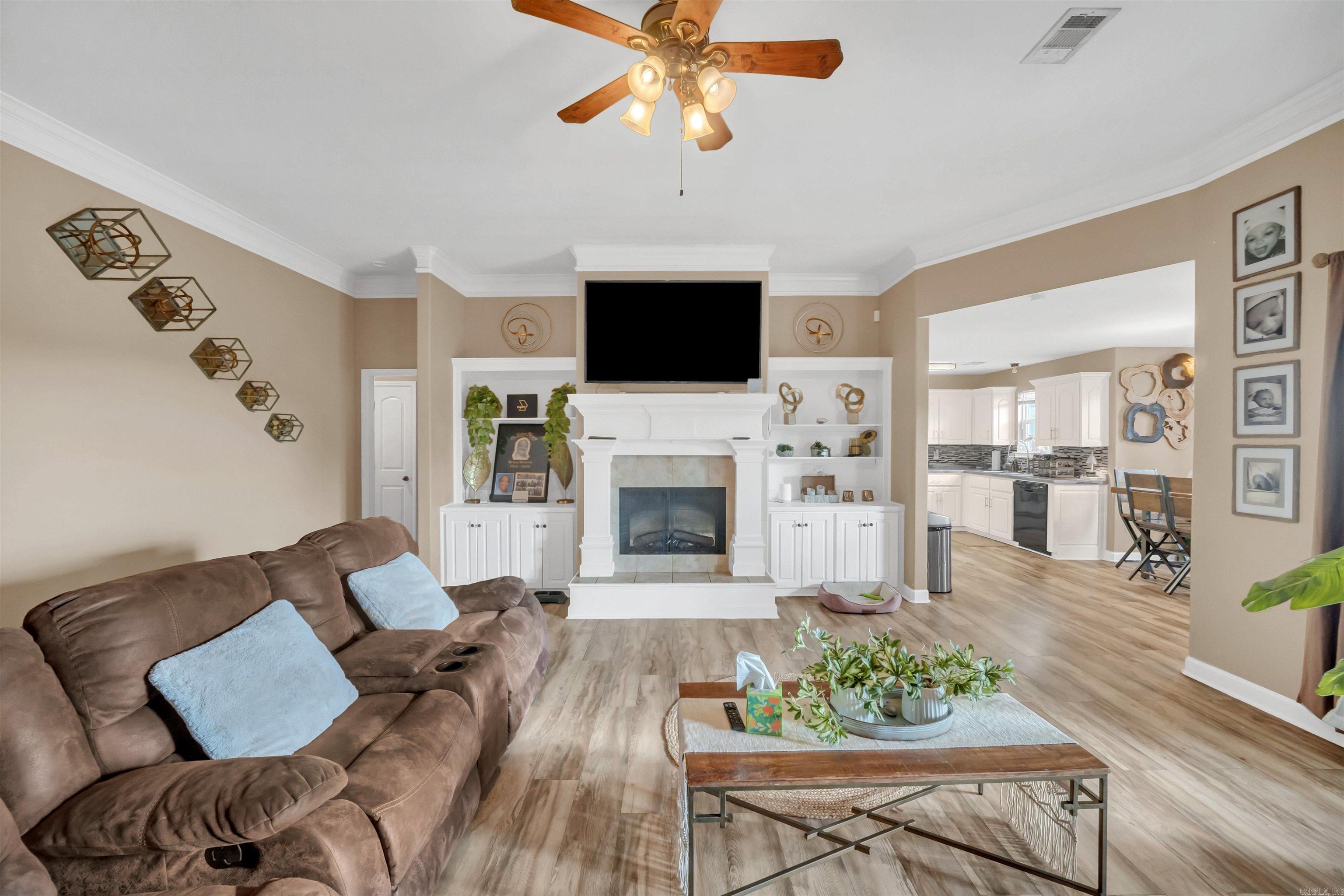 1220 S Chatfield  Benton, AR