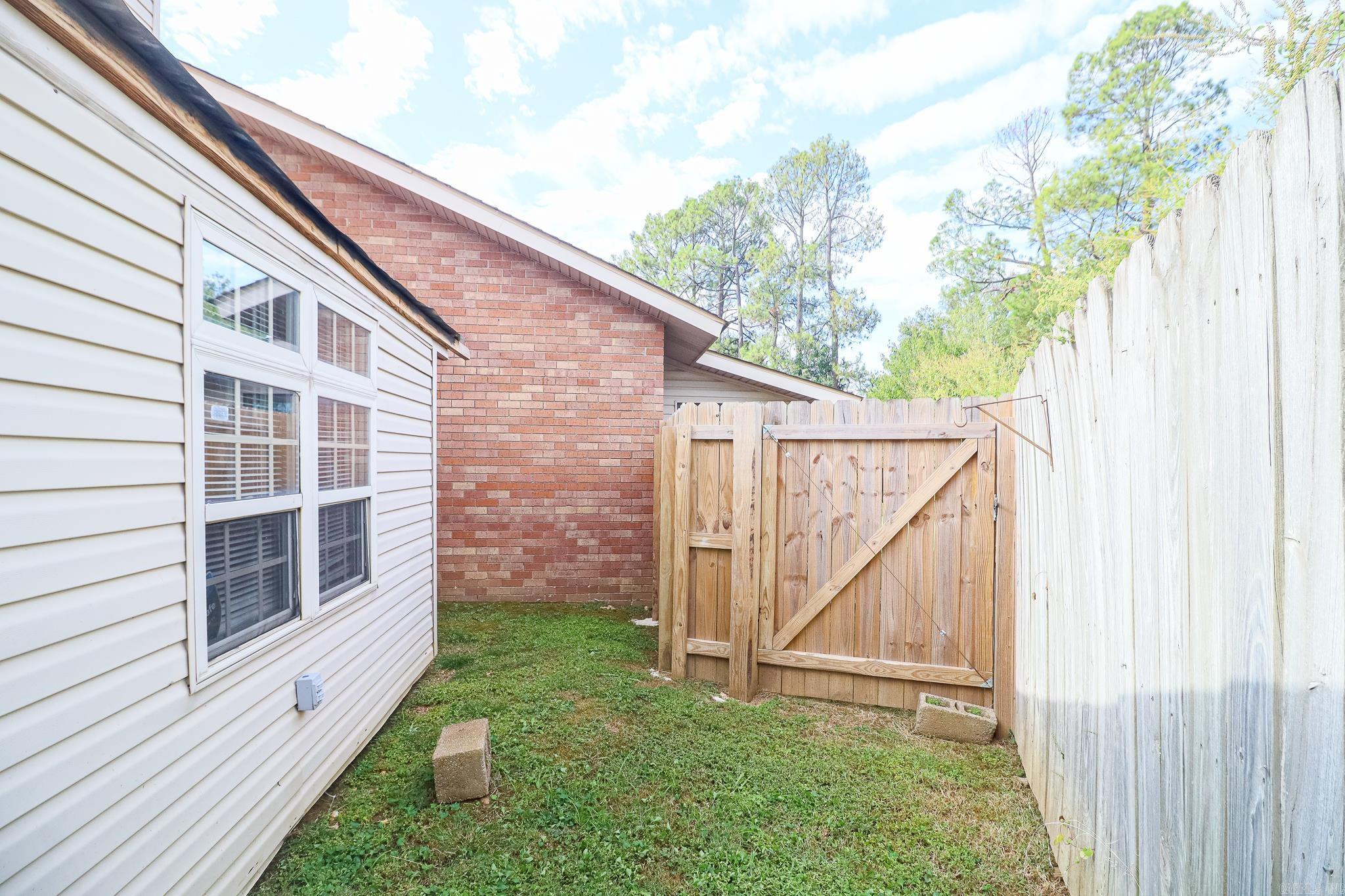 2711 Greenbriar  Jonesboro, AR