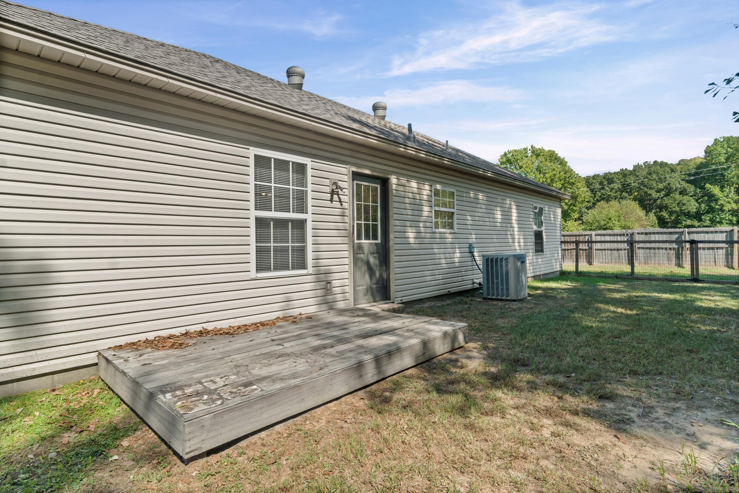 101 Lucy Ln.  Ward, AR