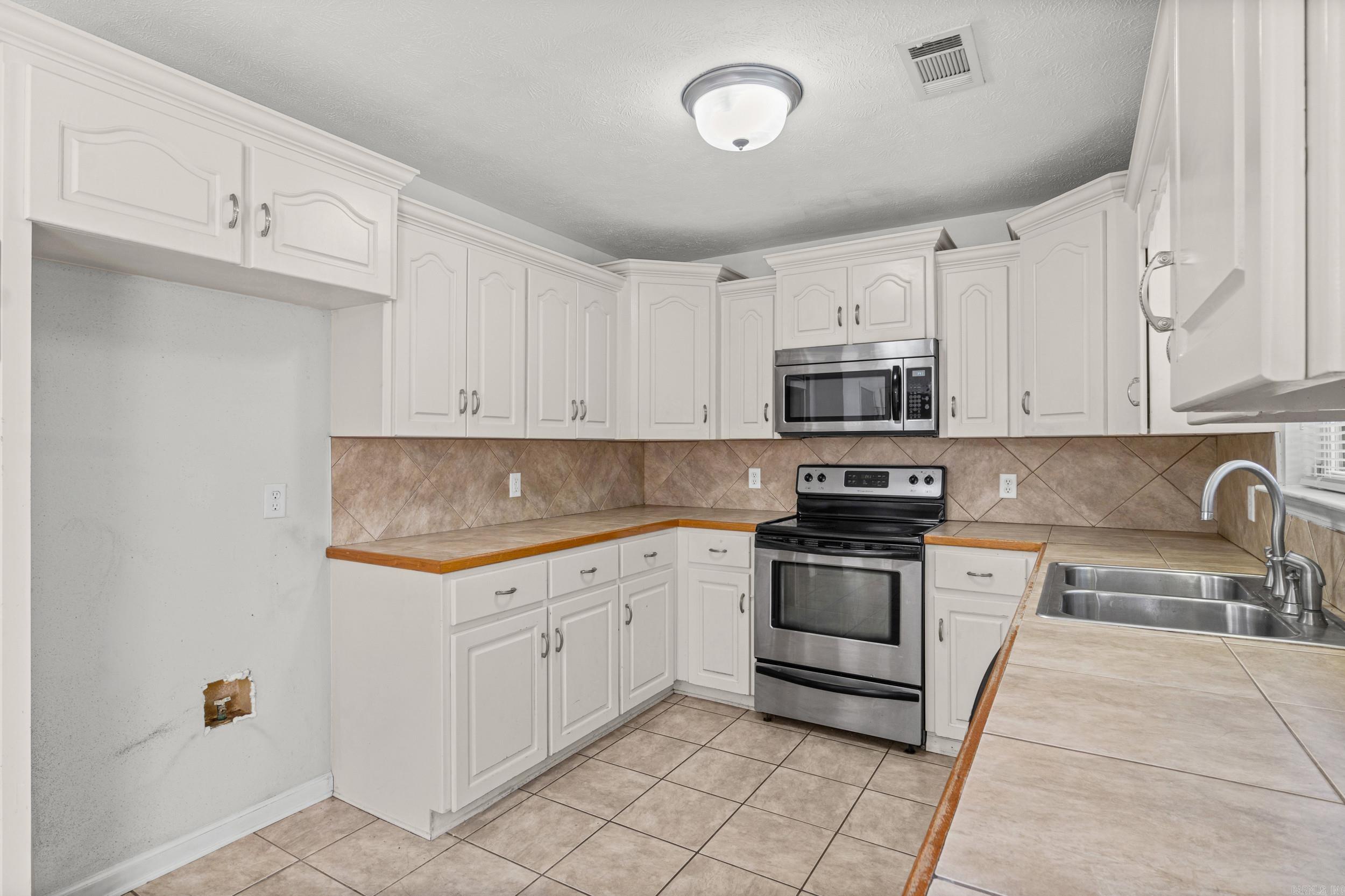 101 Lucy Ln.  Ward, AR
