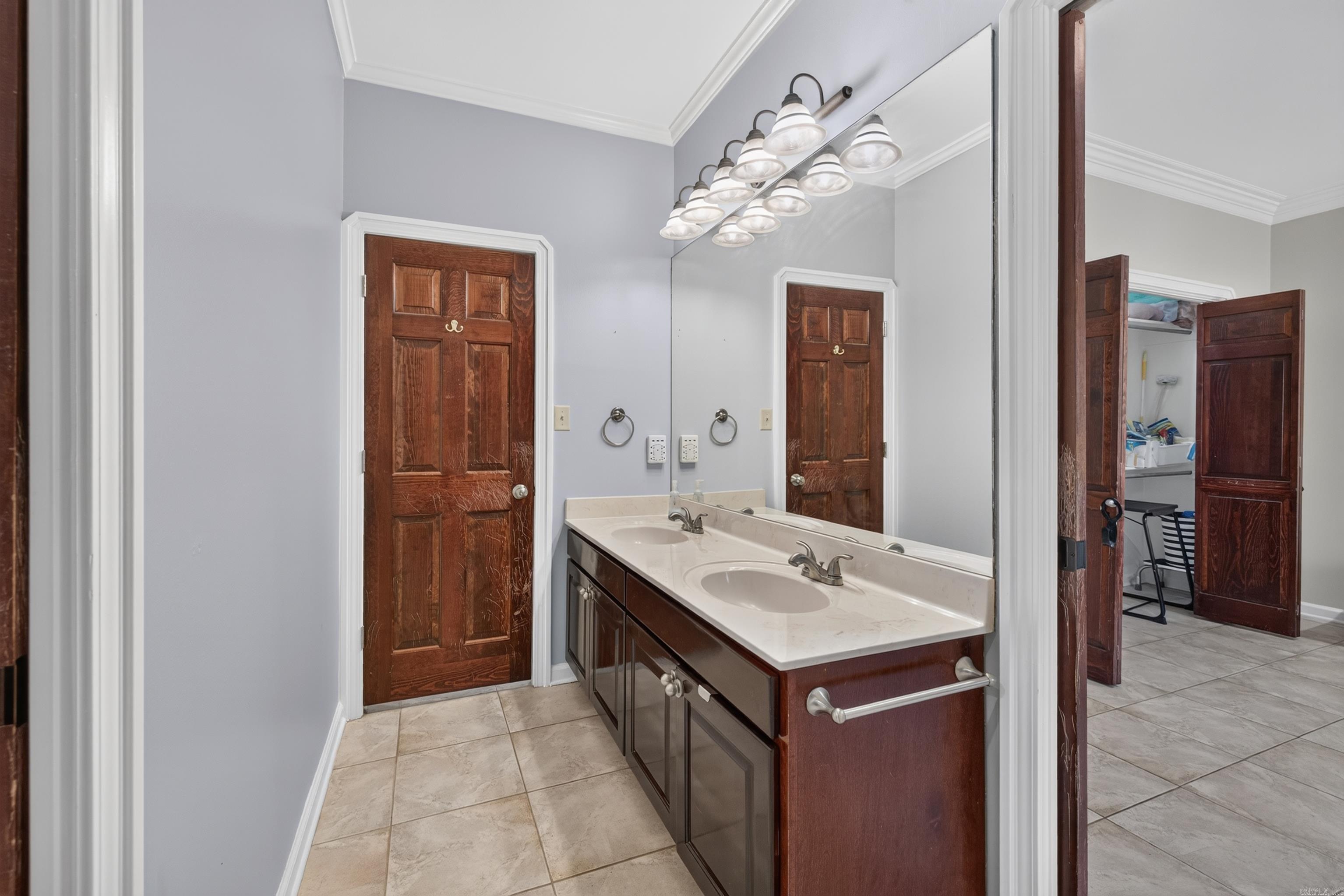 1 Crystal Mountain  Maumelle, AR