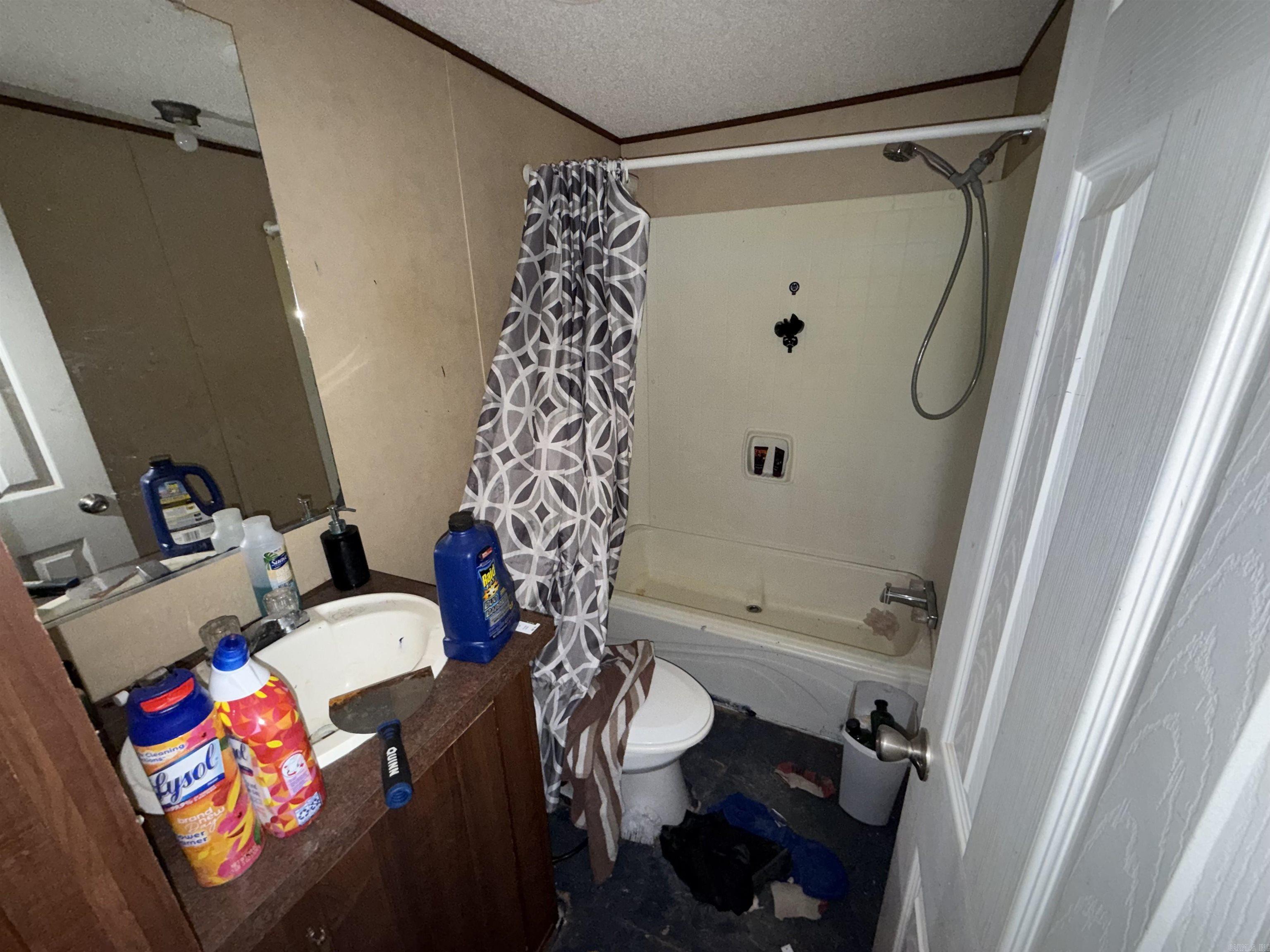 636 Eakins  Russellville, AR