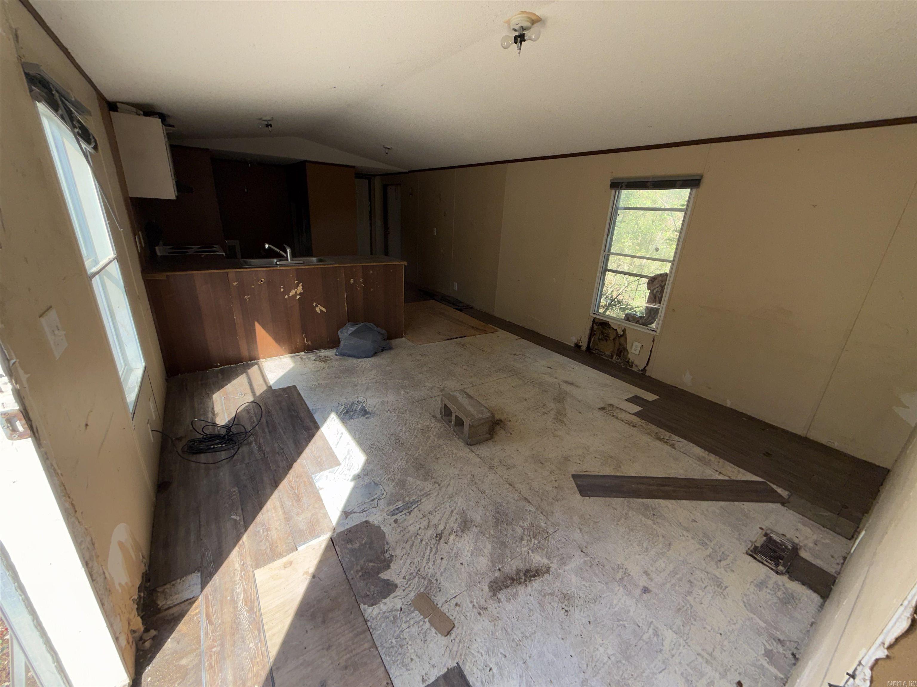 636 Eakins  Russellville, AR