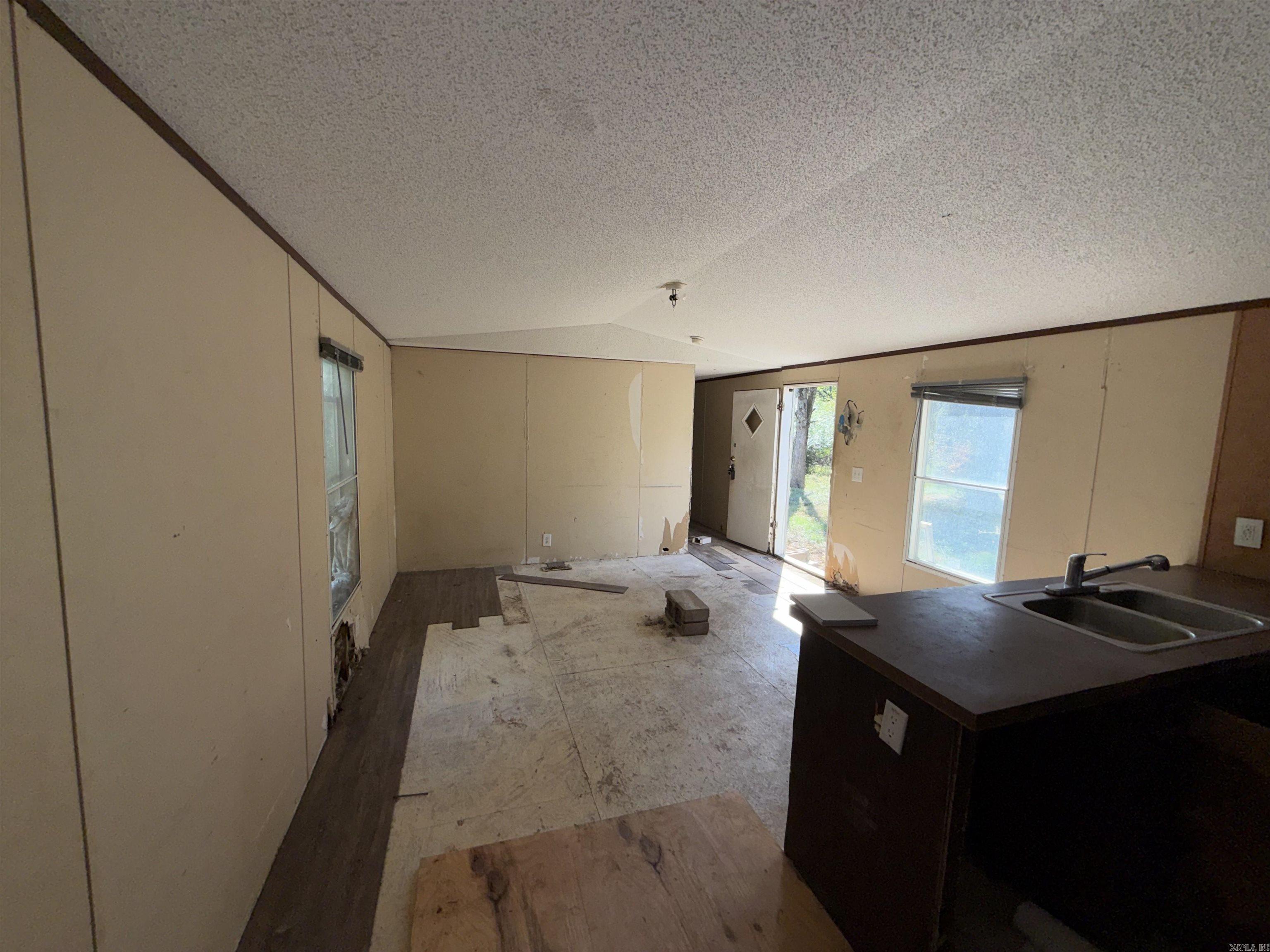 636 Eakins  Russellville, AR