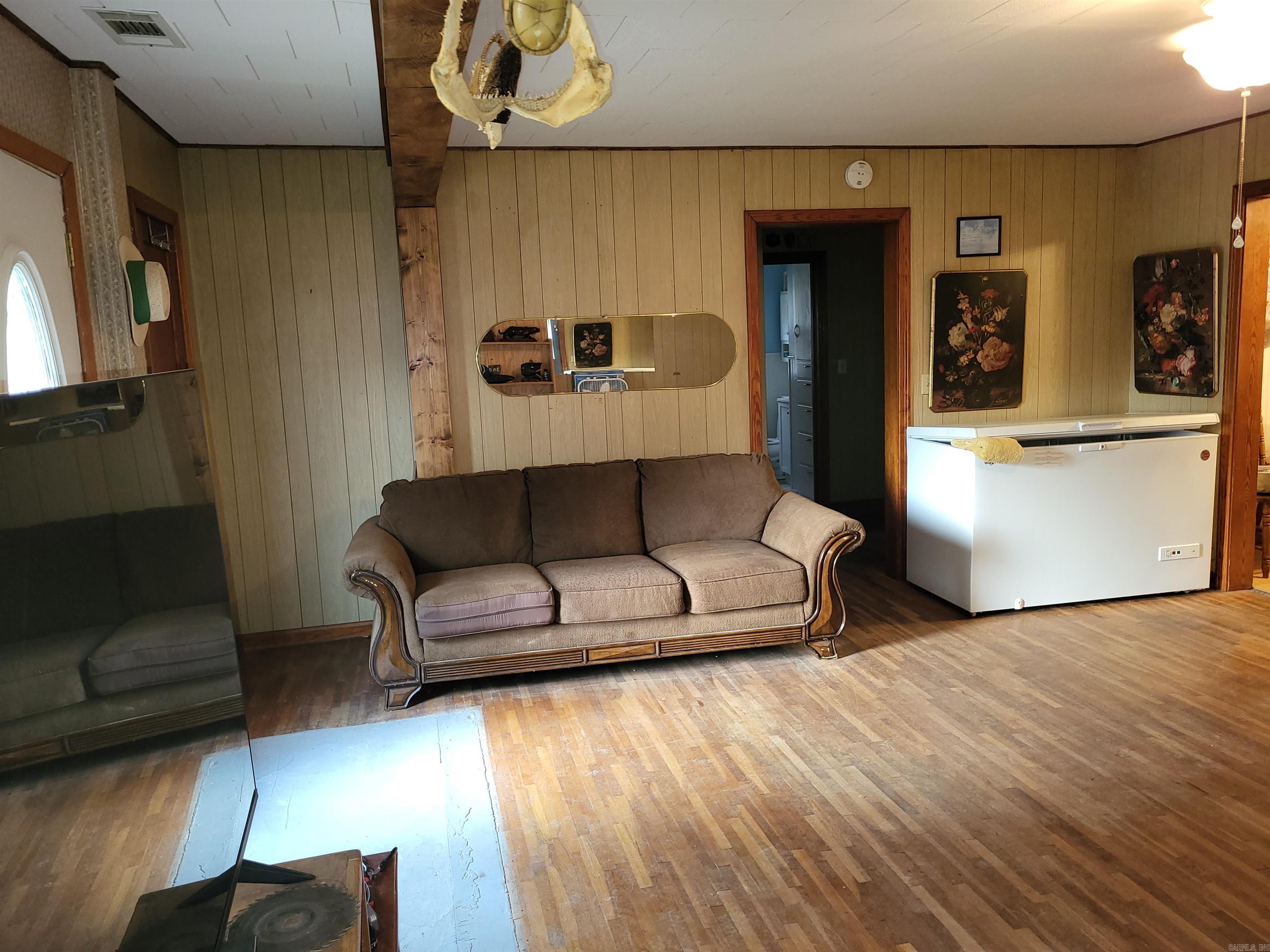 225 S Cagle St  Rector, AR