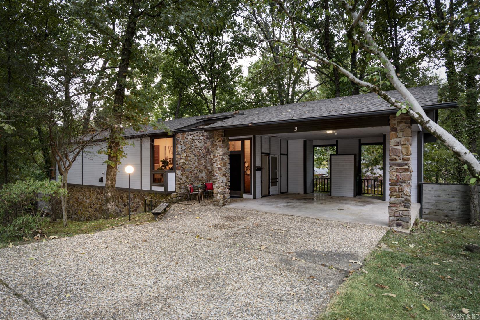 5  Coachlight  Little Rock, AR