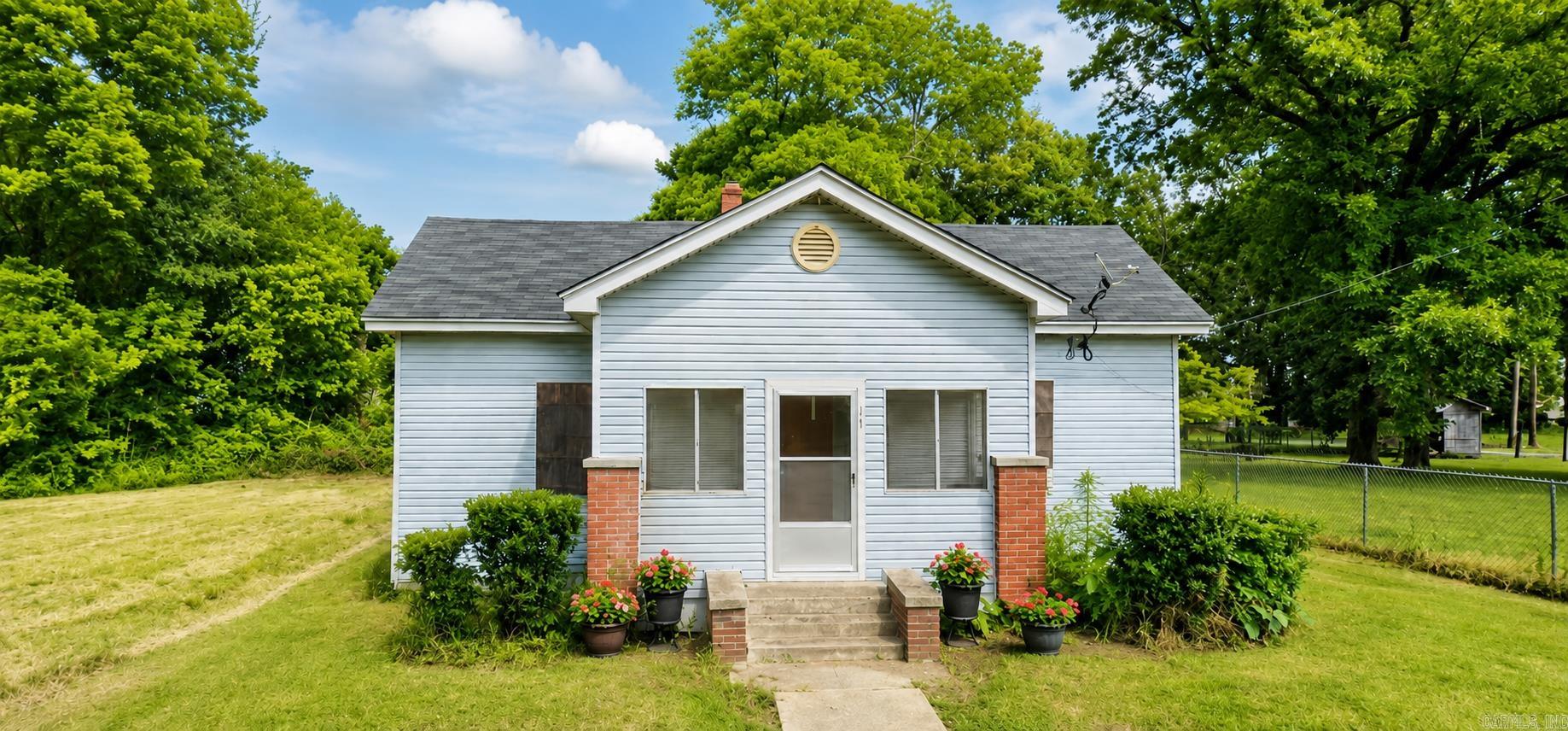 305 N school  Dermott, AR