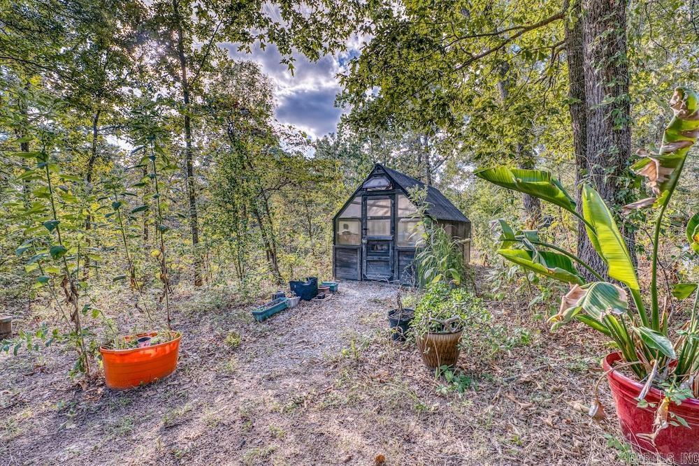 525 Hodge Spring Road Norfork, AR 72658