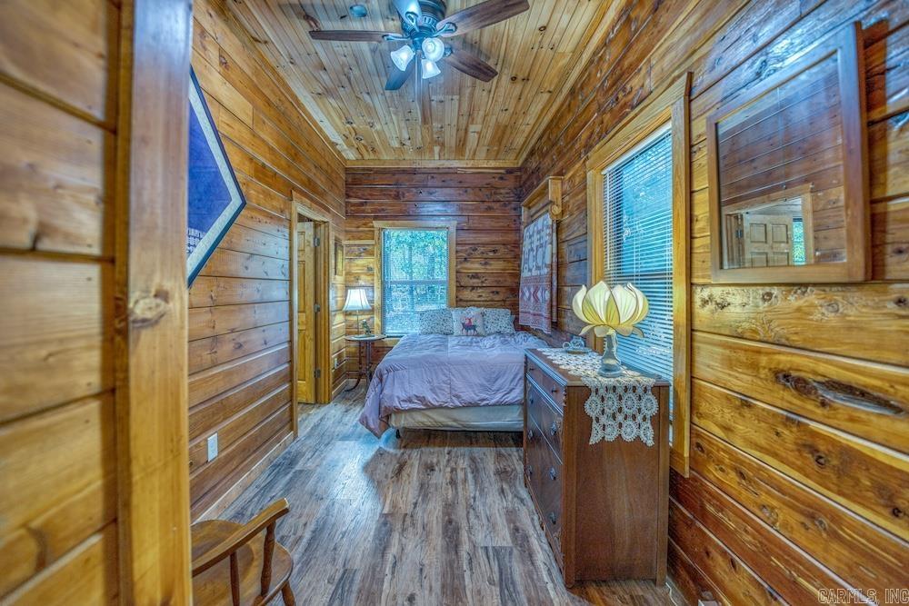 525 Hodge Spring Road Norfork, AR 72658