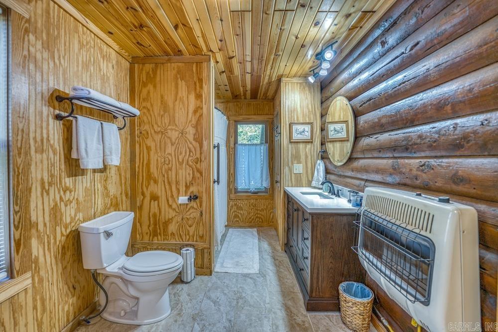 525 Hodge Spring Road Norfork, AR 72658