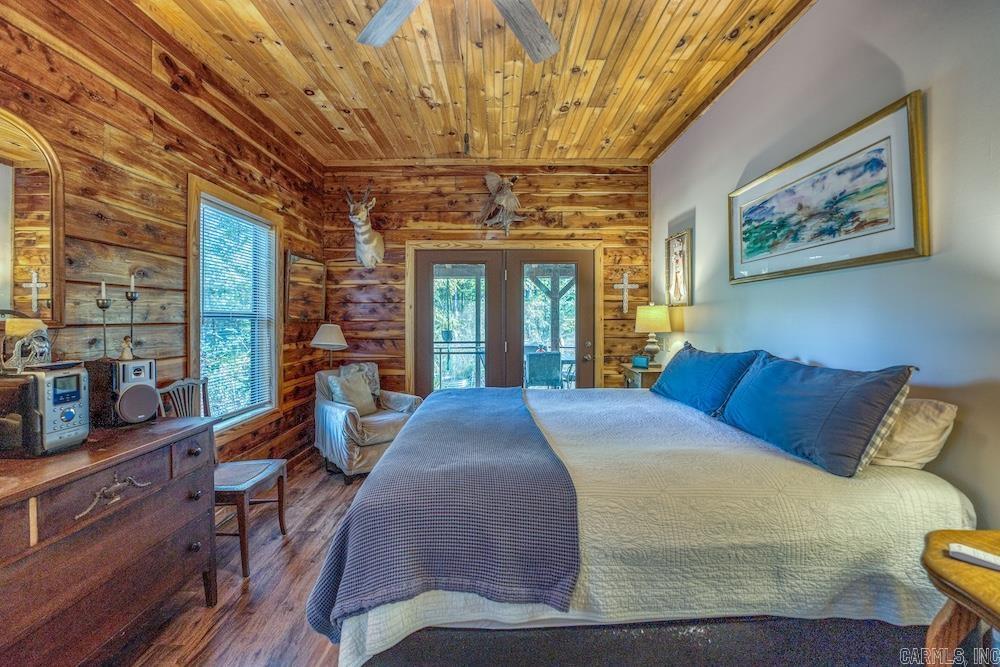 525 Hodge Spring Road Norfork, AR 72658