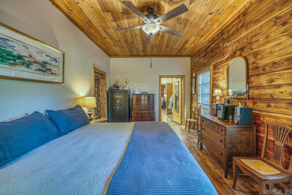 525 Hodge Spring Road Norfork, AR 72658