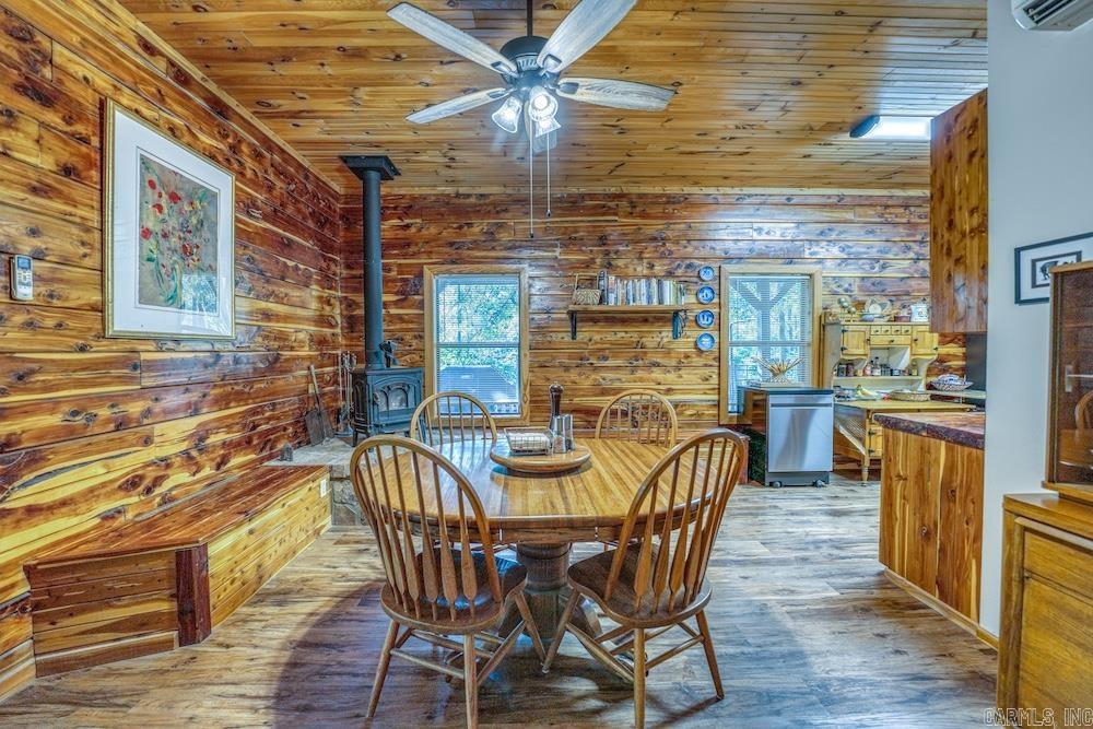 525 Hodge Spring Road Norfork, AR 72658