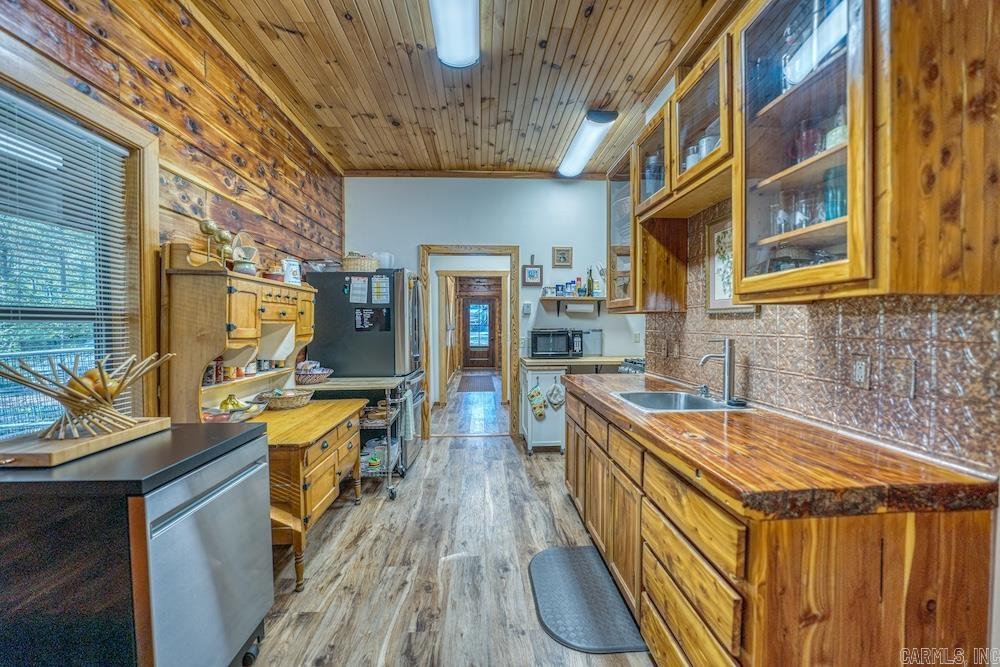525 Hodge Spring Road Norfork, AR 72658