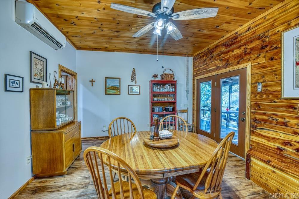 525 Hodge Spring Road Norfork, AR 72658
