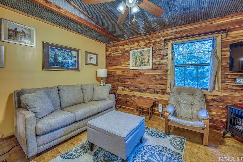 525 Hodge Spring Road Norfork, AR 72658