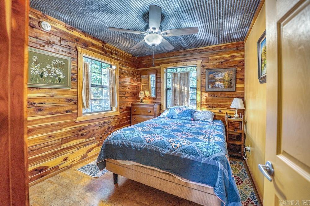 525 Hodge Spring Road Norfork, AR 72658