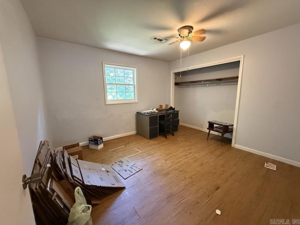 324 NC 8589  Vendor, AR