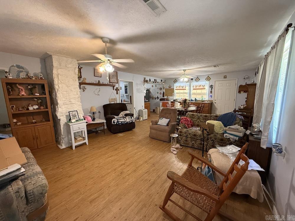 324 NC 8589  Vendor, AR