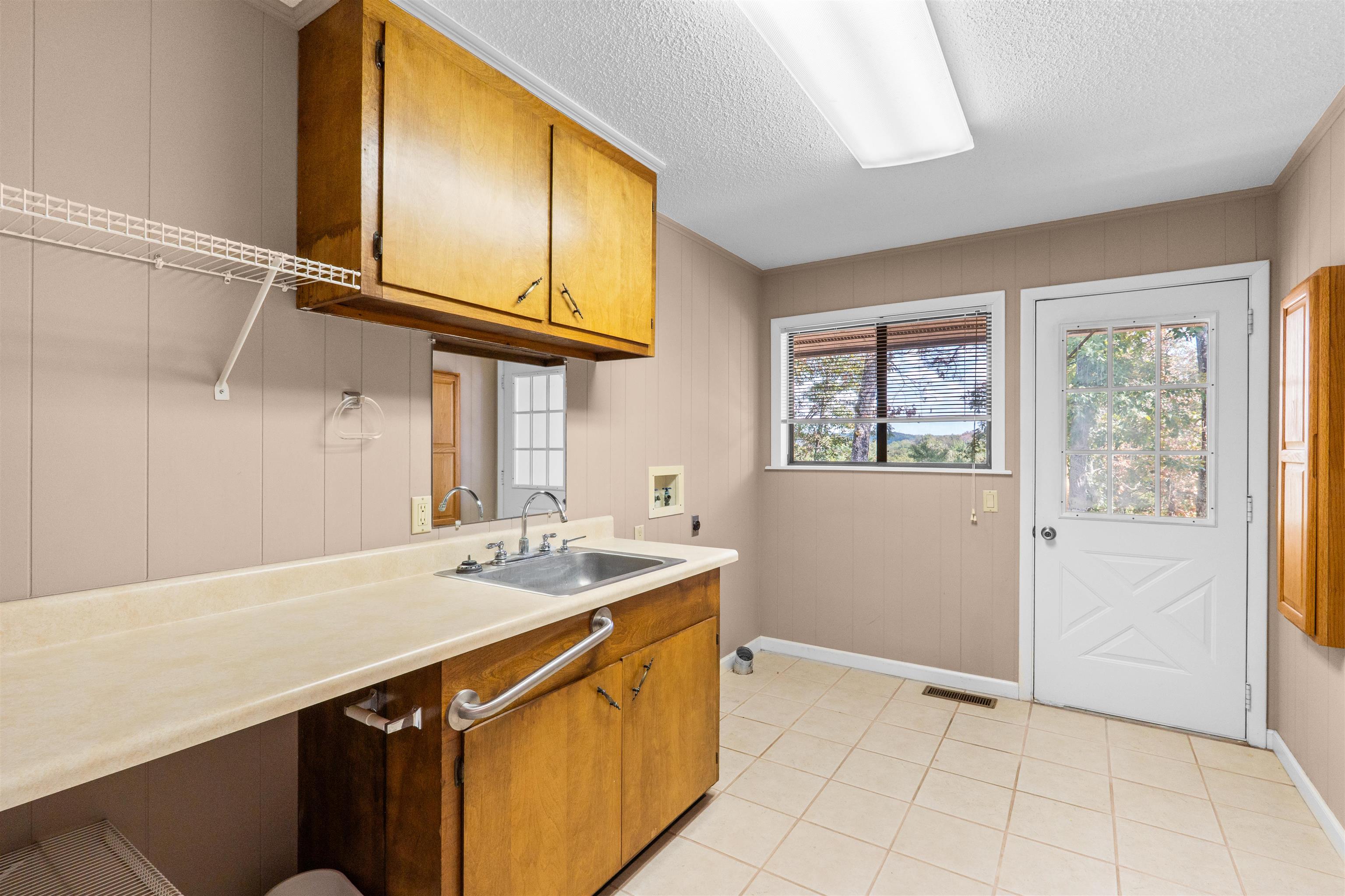 9464 W AR 56 HWY  Calico Rock, AR