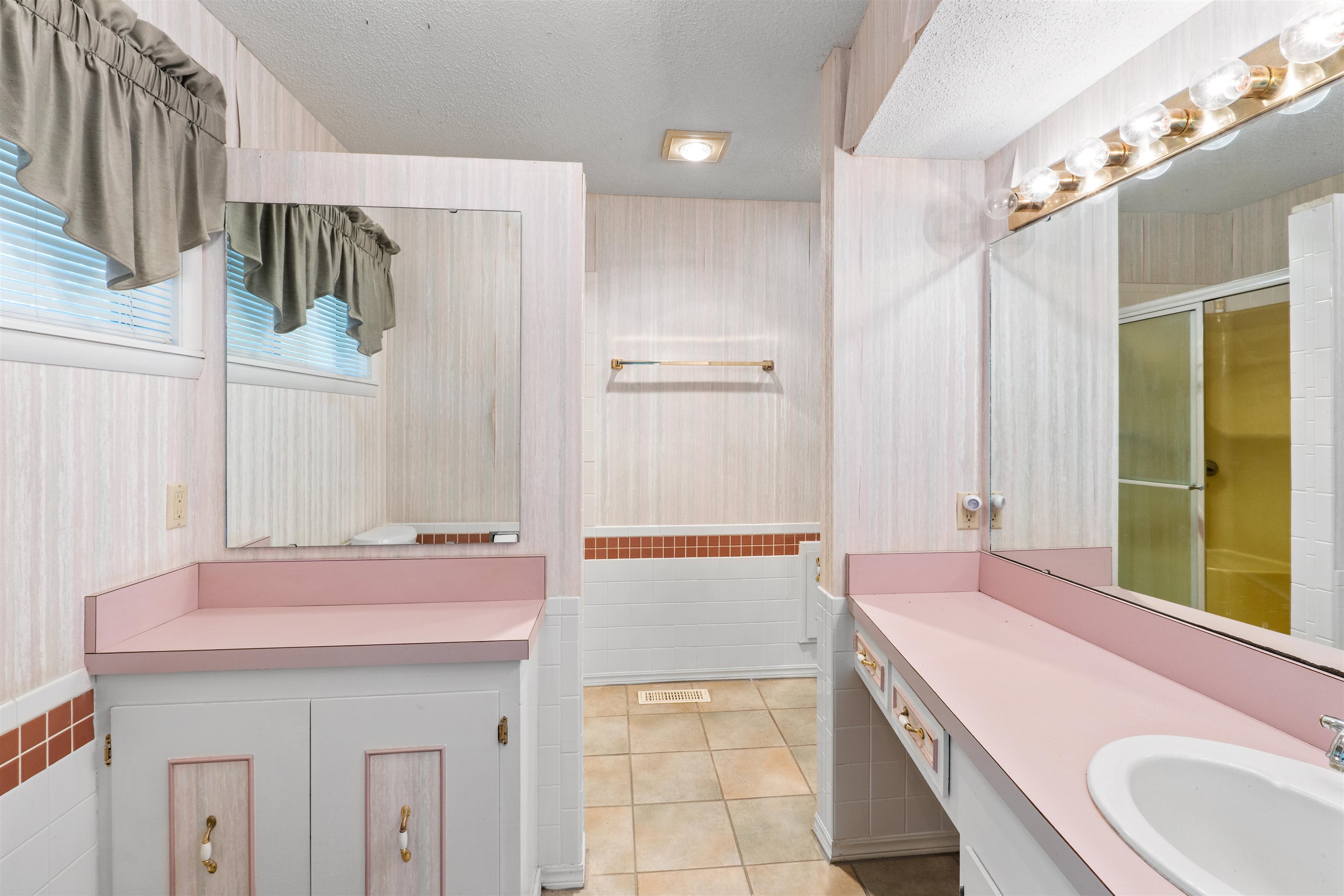 9464 W AR 56 HWY  Calico Rock, AR