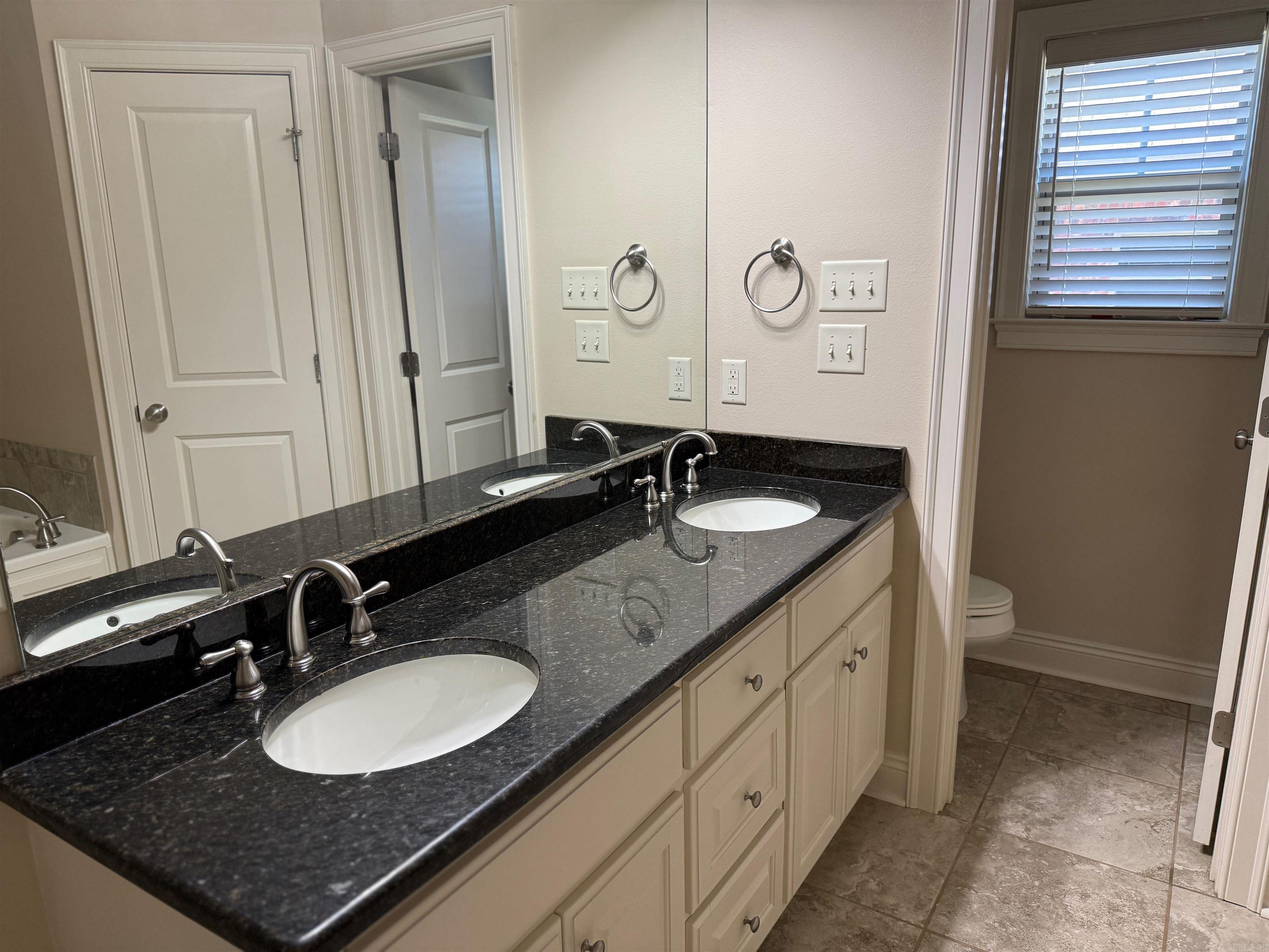 2455 EIGHTEEN  Conway, AR