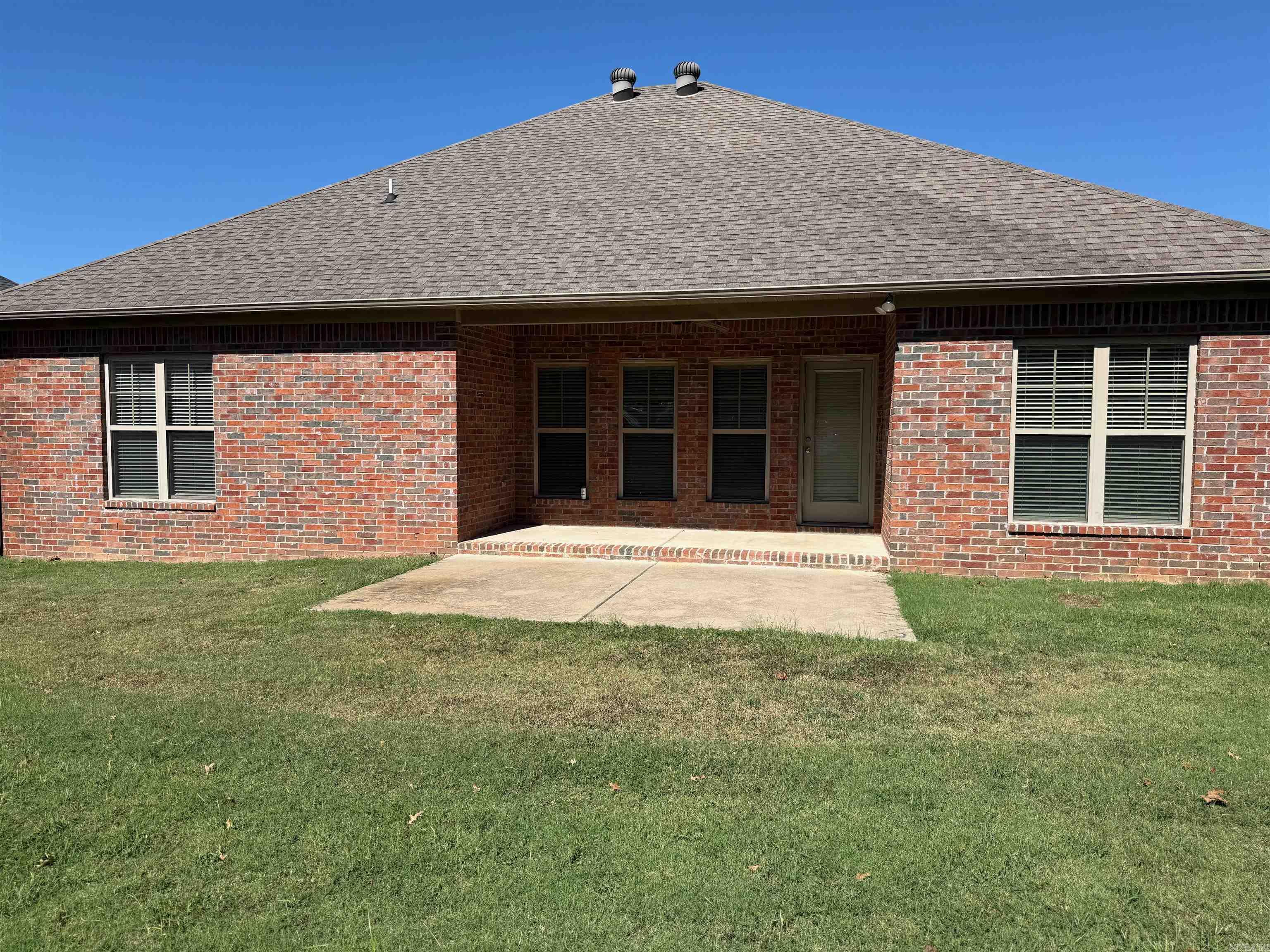 2455 EIGHTEEN  Conway, AR