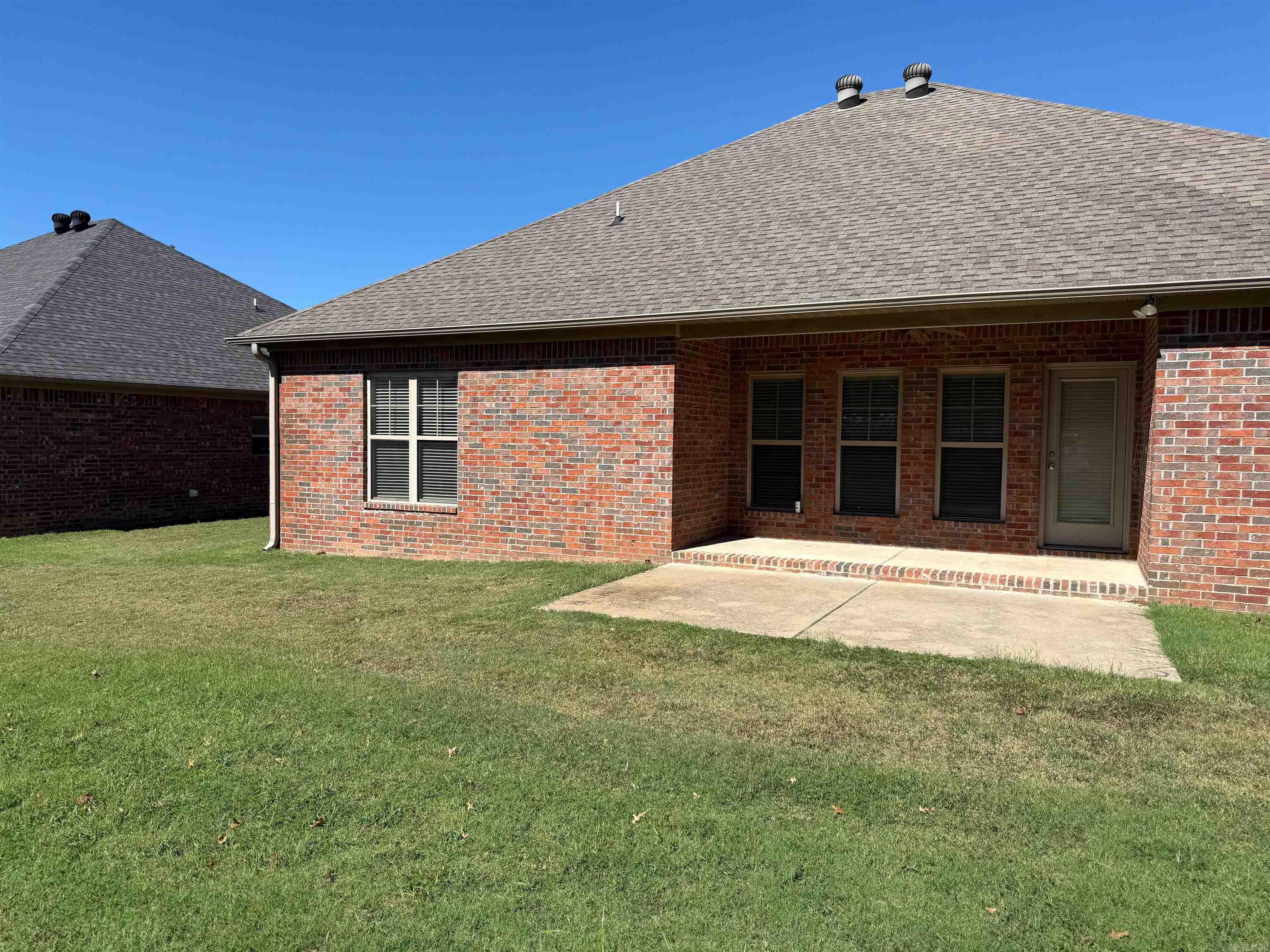 2455 EIGHTEEN  Conway, AR