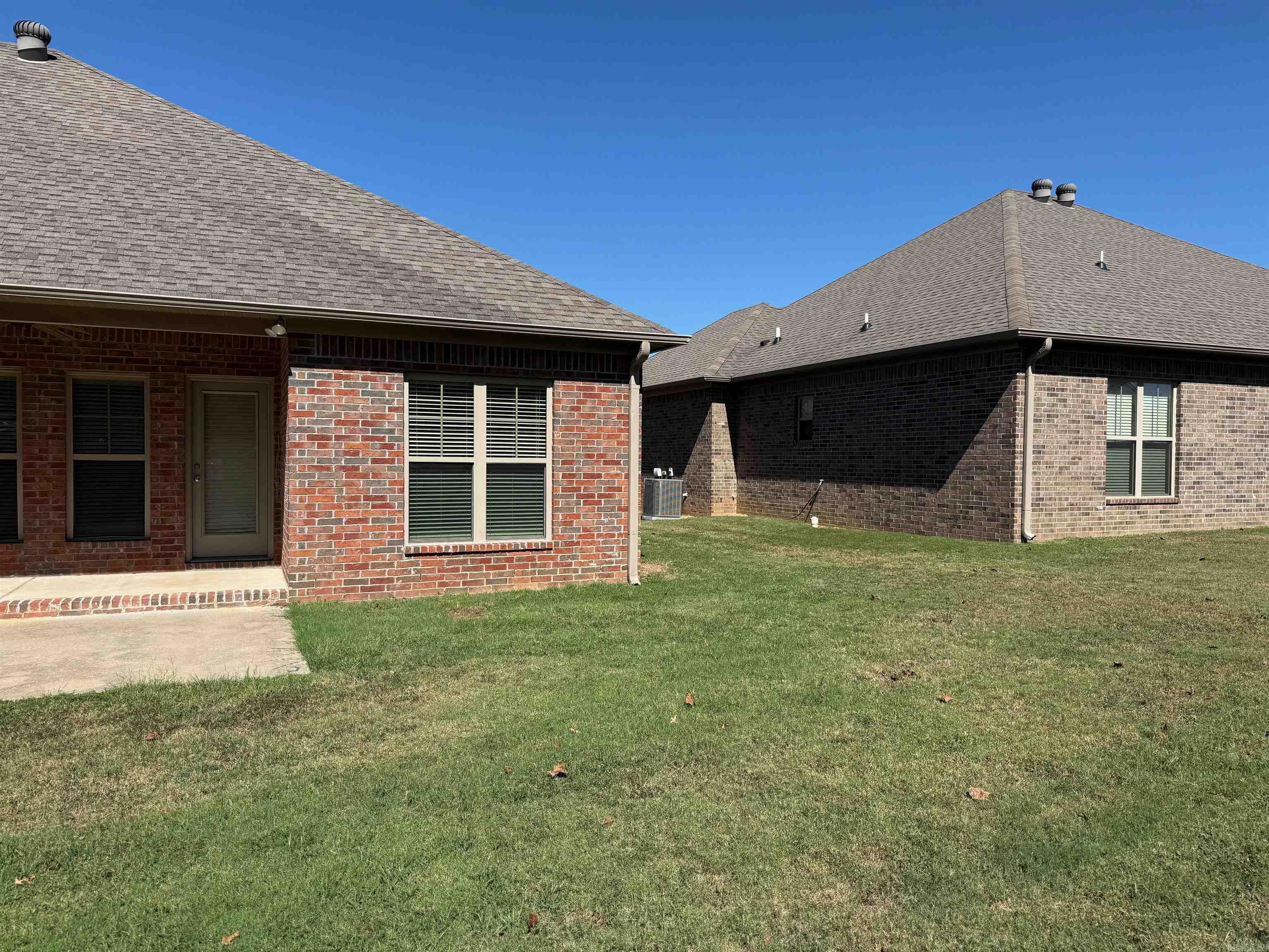 2455 EIGHTEEN  Conway, AR