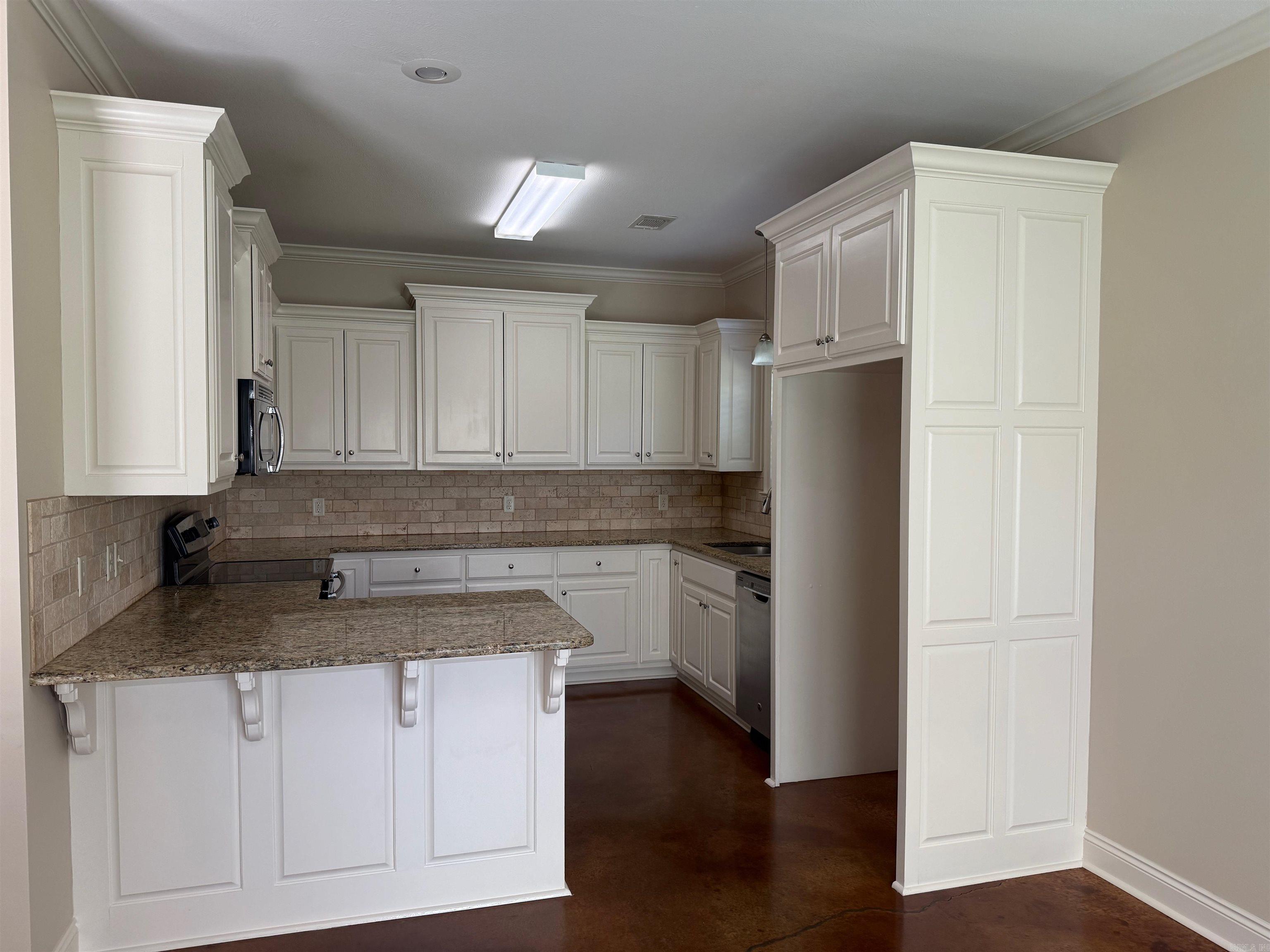 2455 EIGHTEEN  Conway, AR
