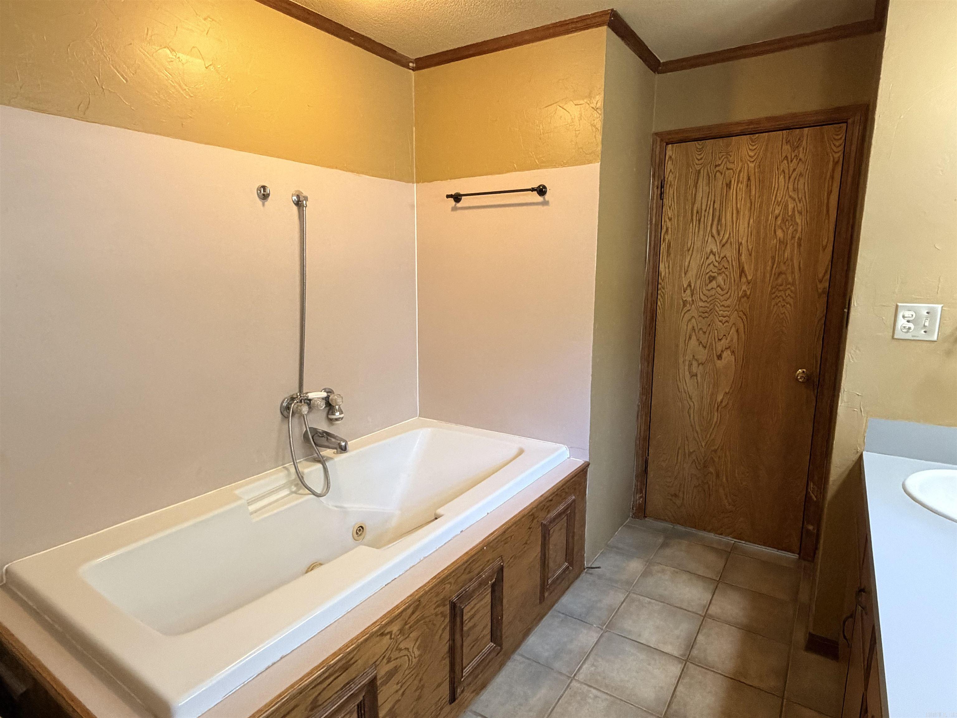 108 Woodshire Dr  Crossett, AR
