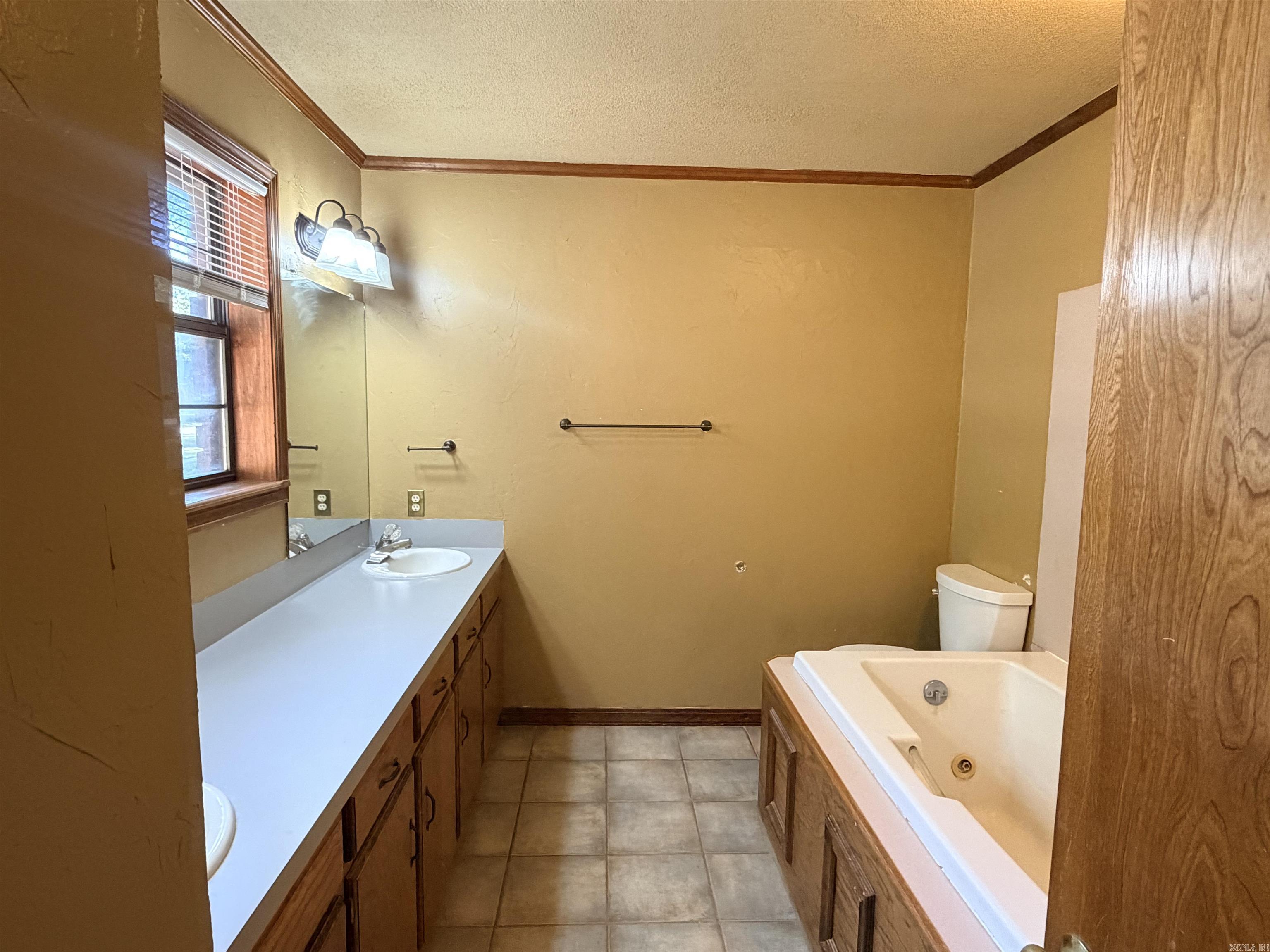 108 Woodshire Dr  Crossett, AR