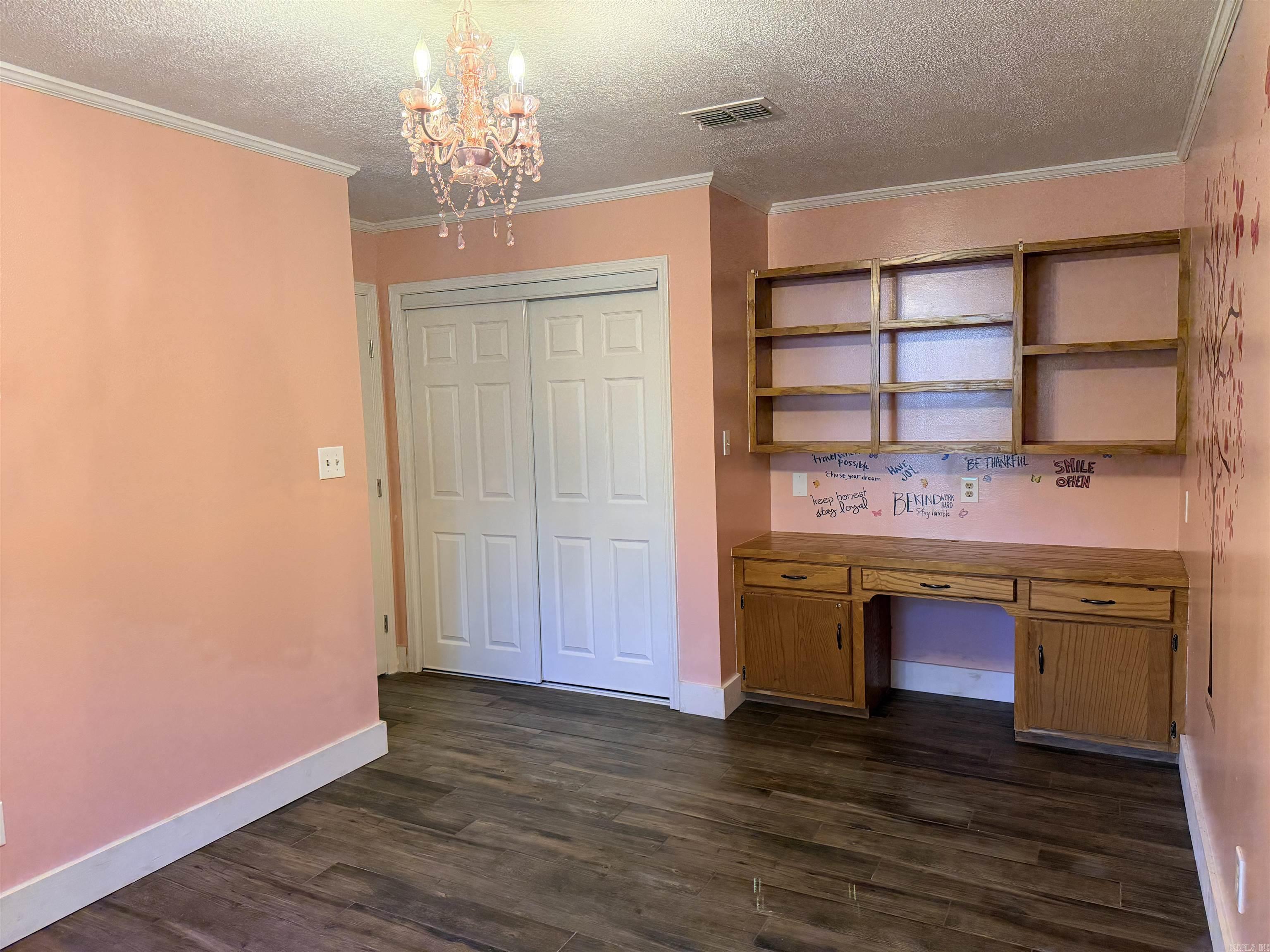 108 Woodshire Dr  Crossett, AR