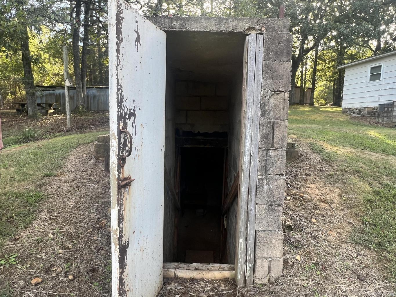 259 E Red Barn  Cave City, AR