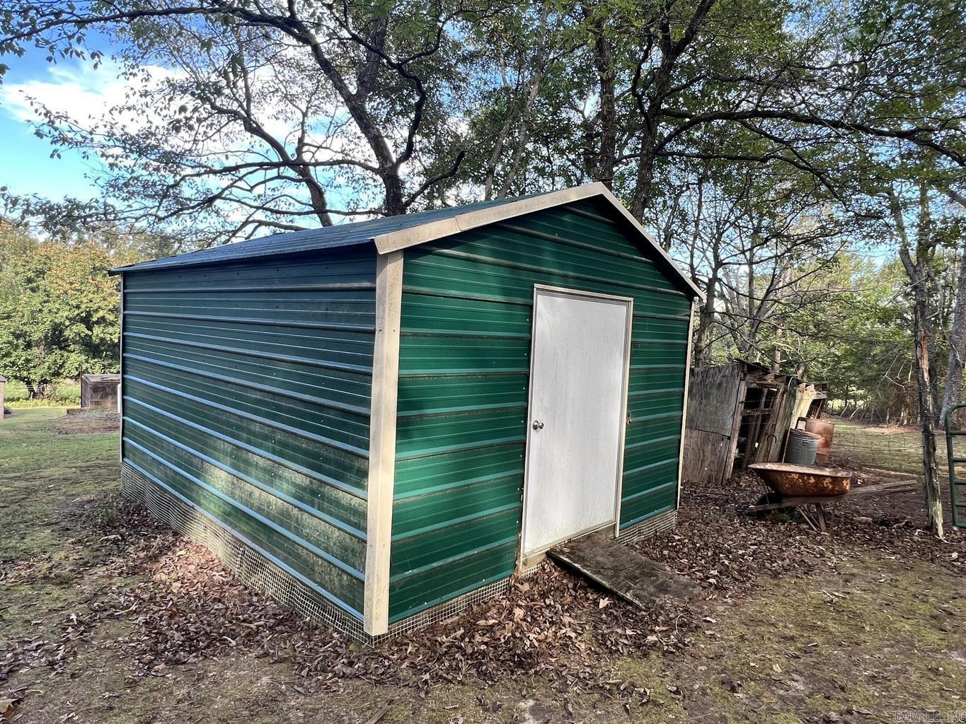 259 E Red Barn  Cave City, AR