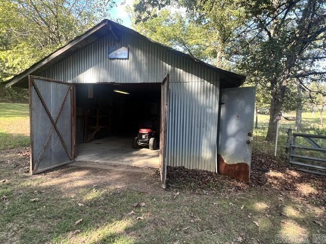 259 E Red Barn  Cave City, AR