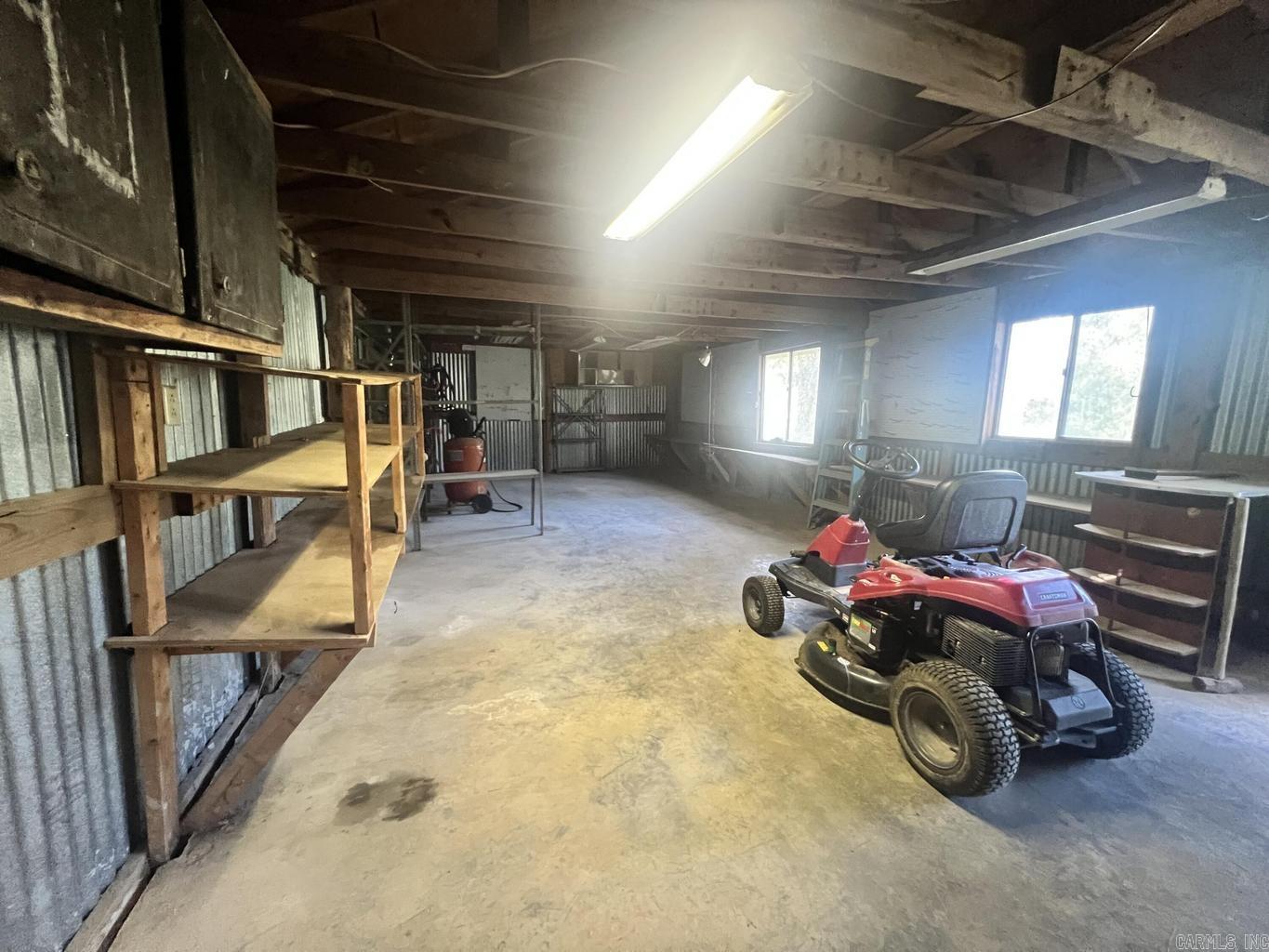 259 E Red Barn  Cave City, AR