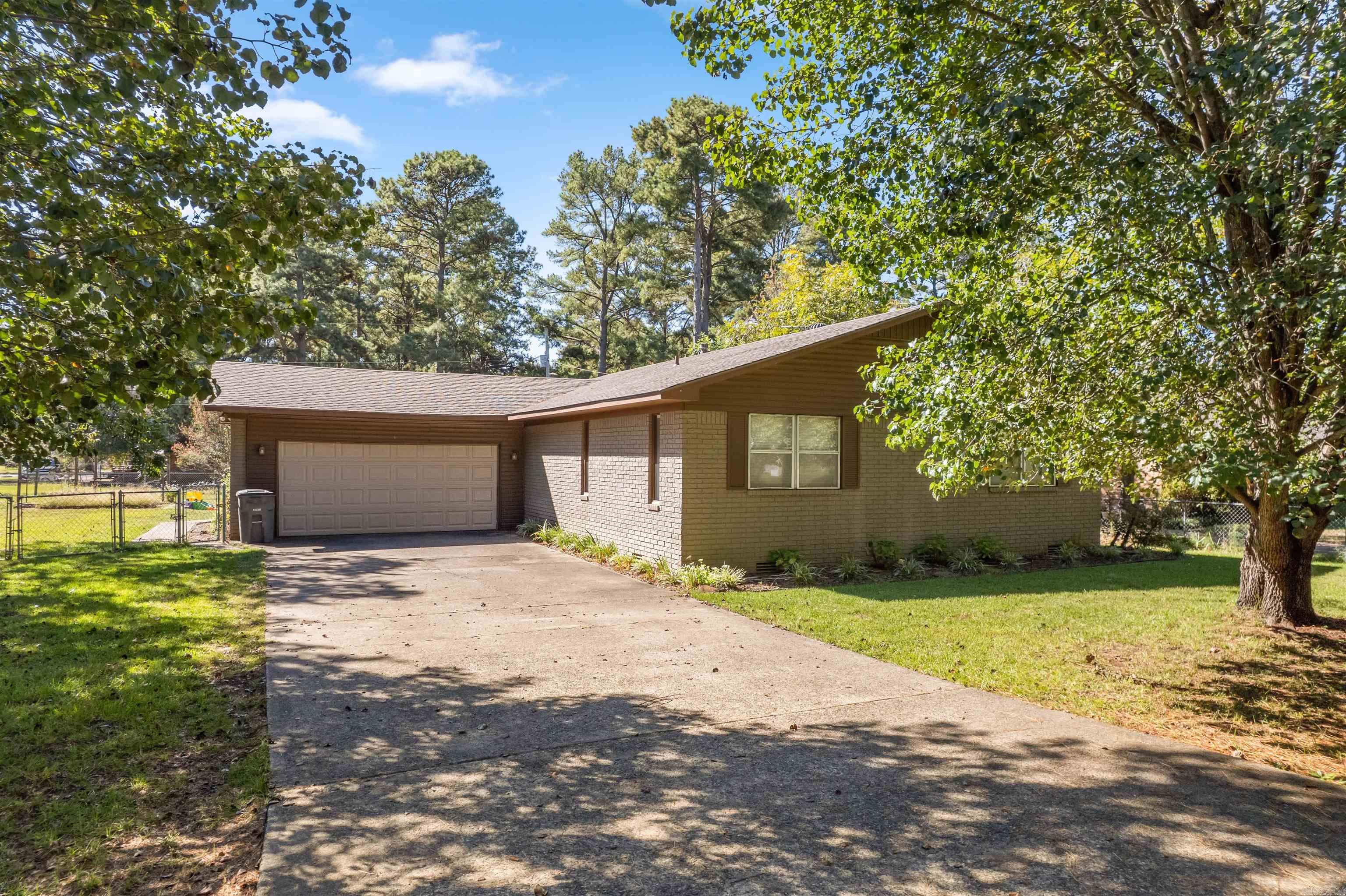 901 W Iowa St.  Beebe, AR