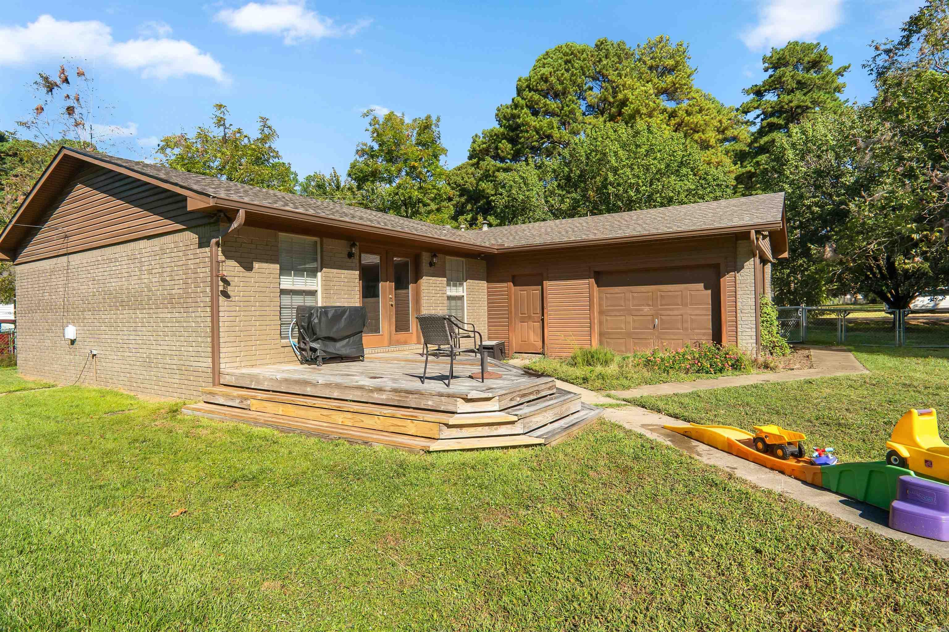 901 W Iowa St.  Beebe, AR
