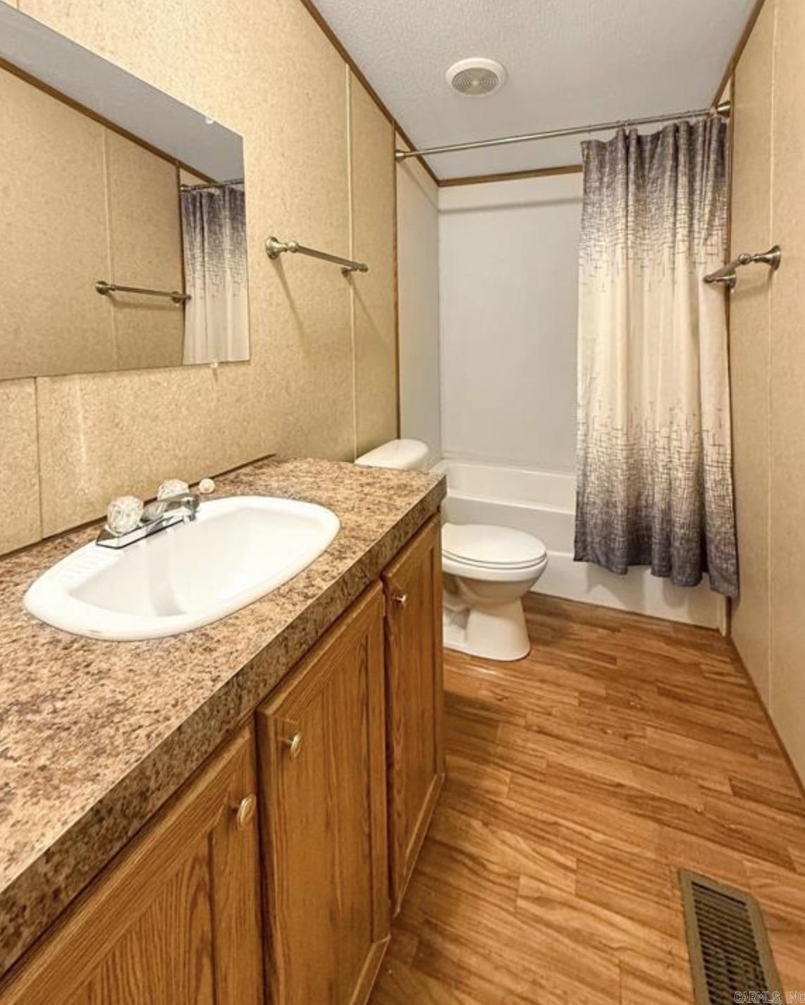 144 Valley Oaks Dr.  Heber Springs, AR