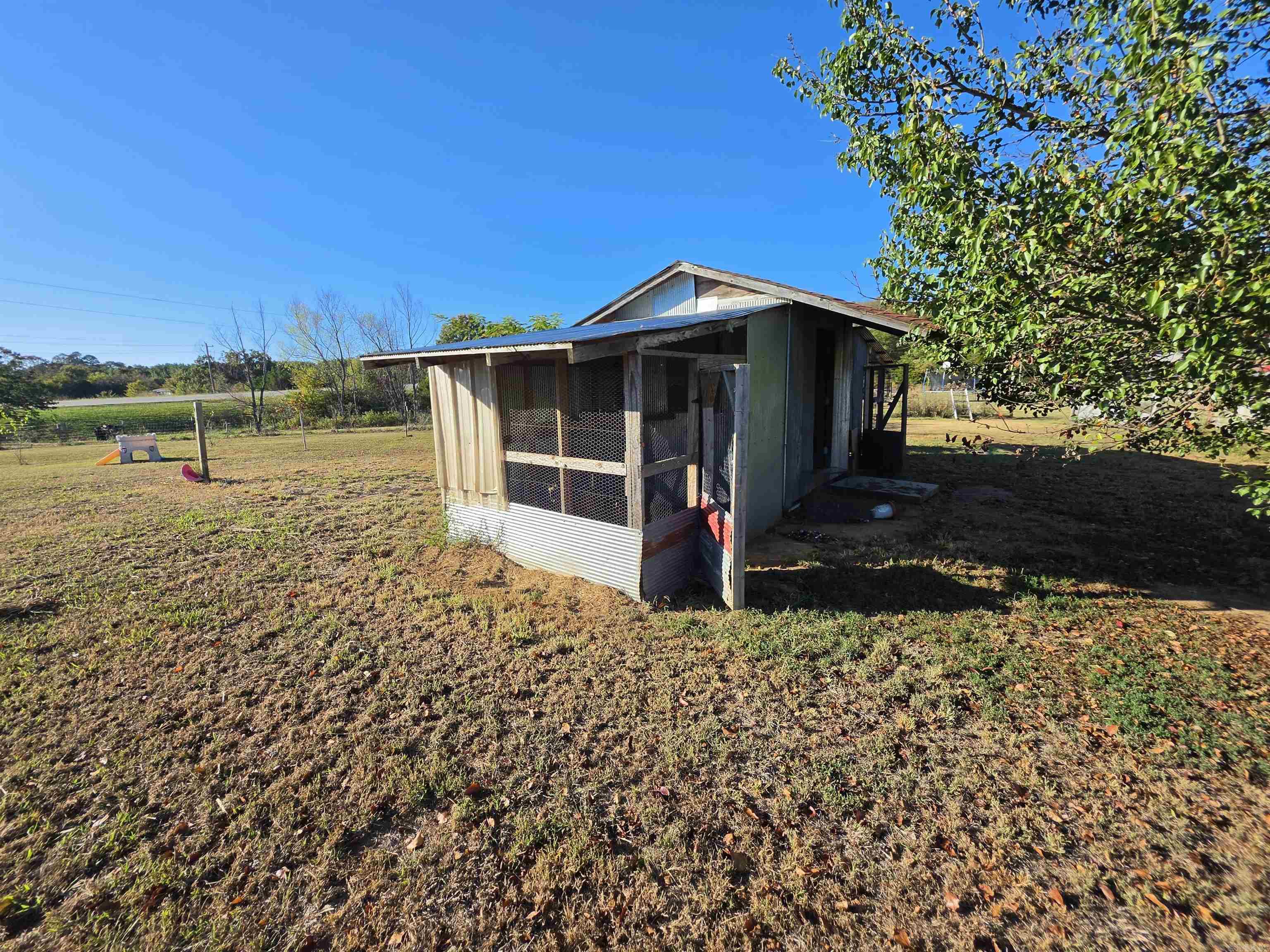 1195 Hwy 5  Romance, AR