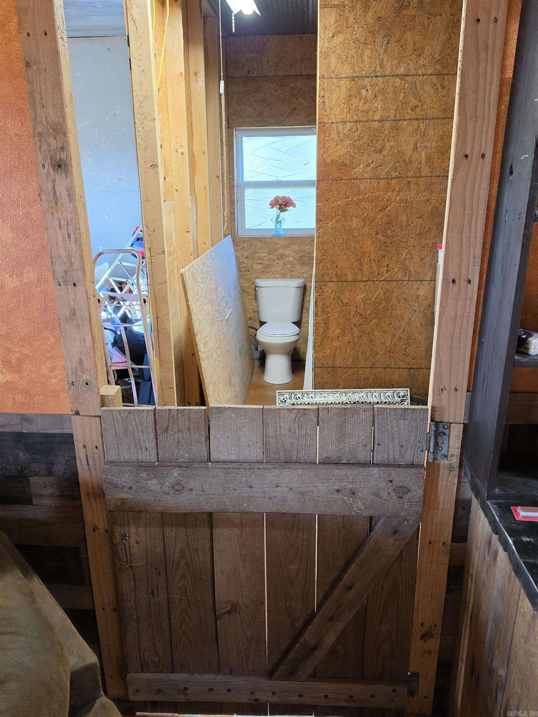 1195 Hwy 5  Romance, AR