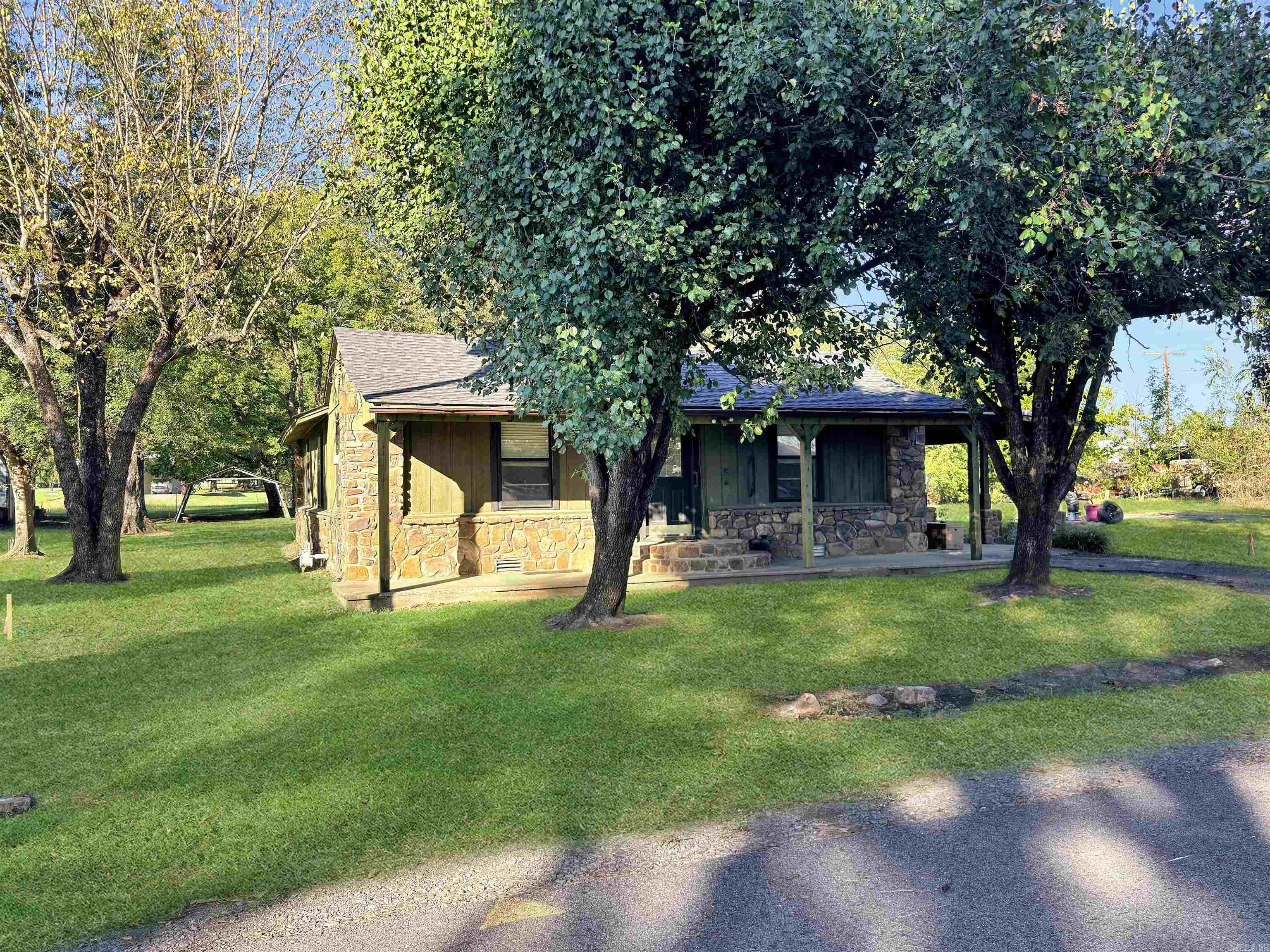 106 W McBride  Havana, AR
