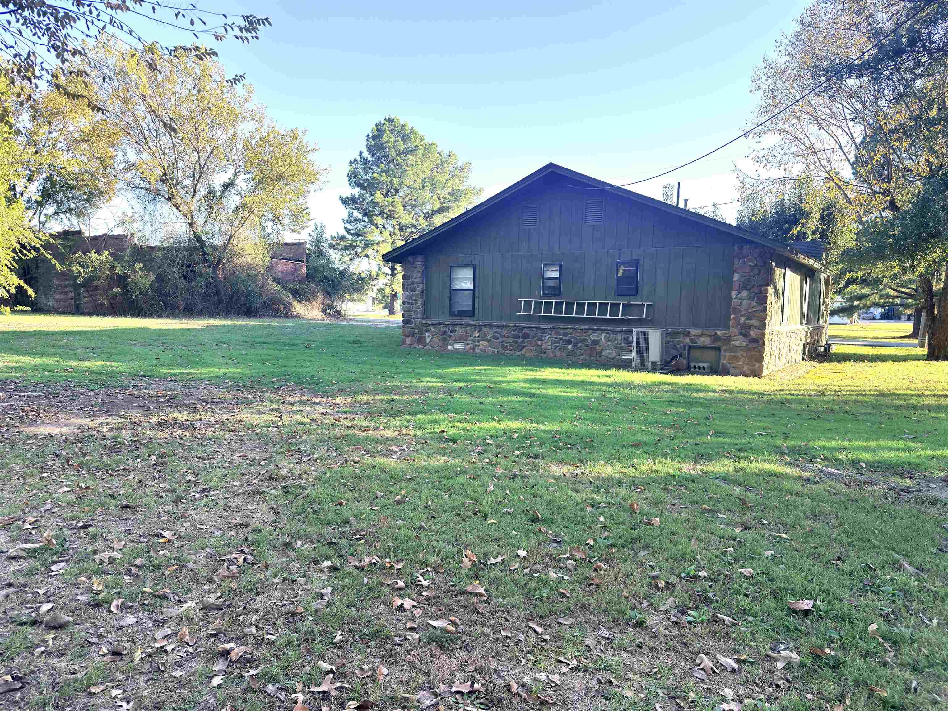 106 W McBride  Havana, AR