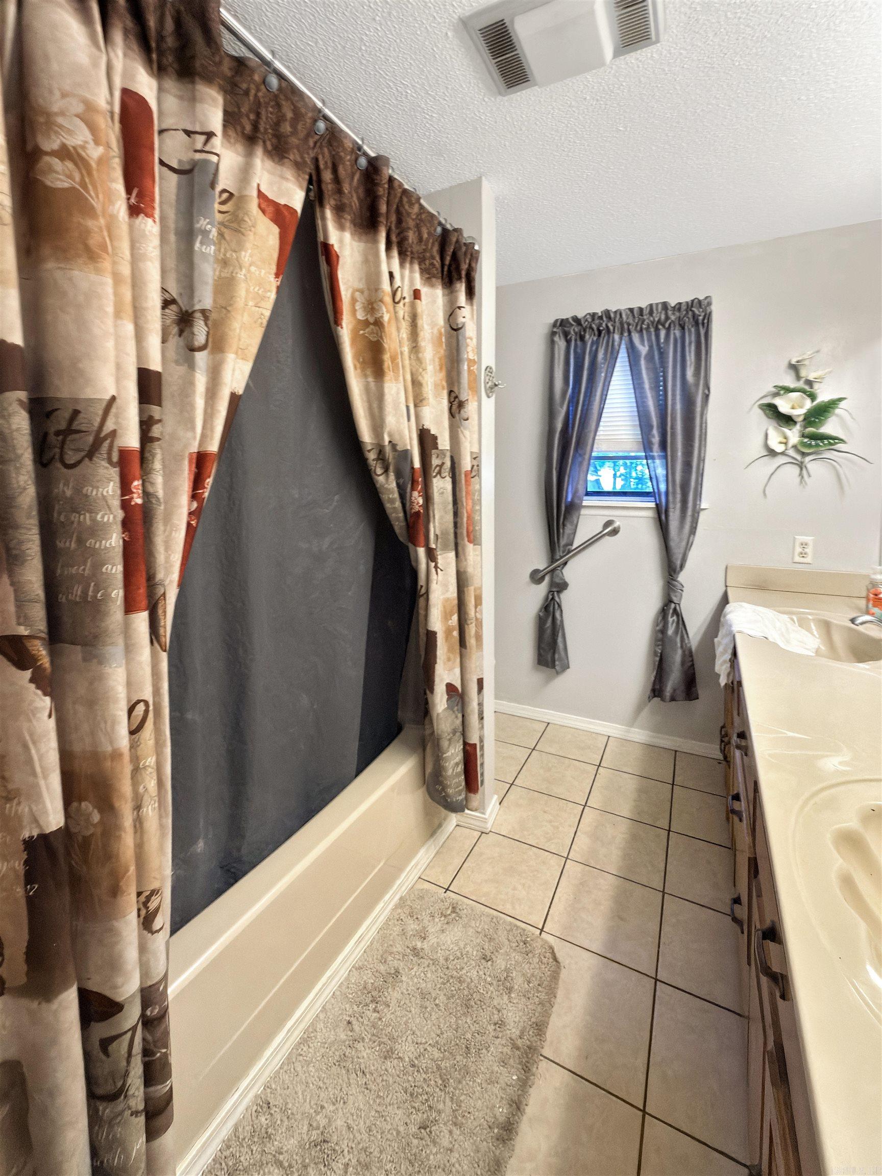 106 W McBride  Havana, AR