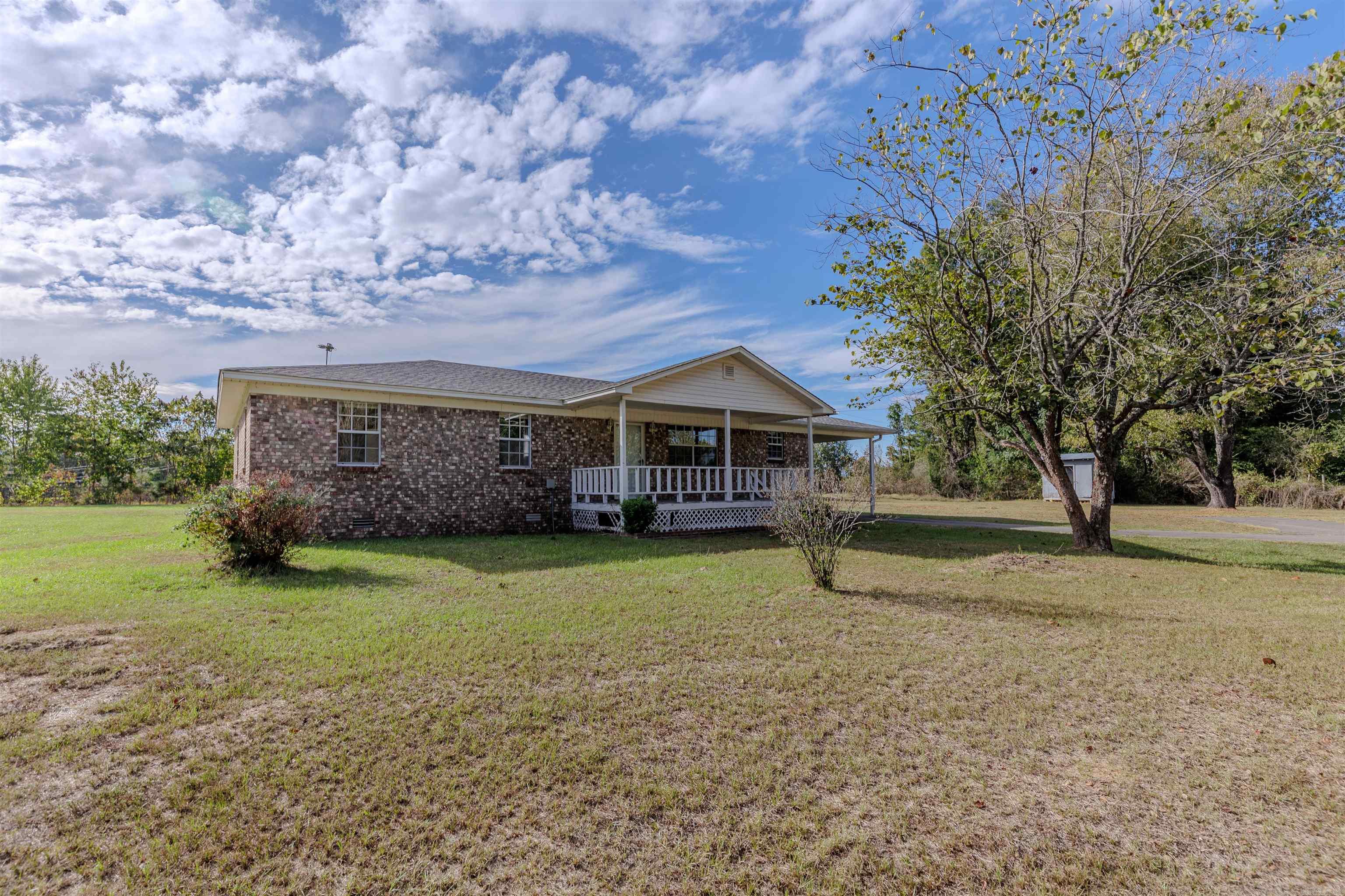1739 Highway 216  Houston, AR