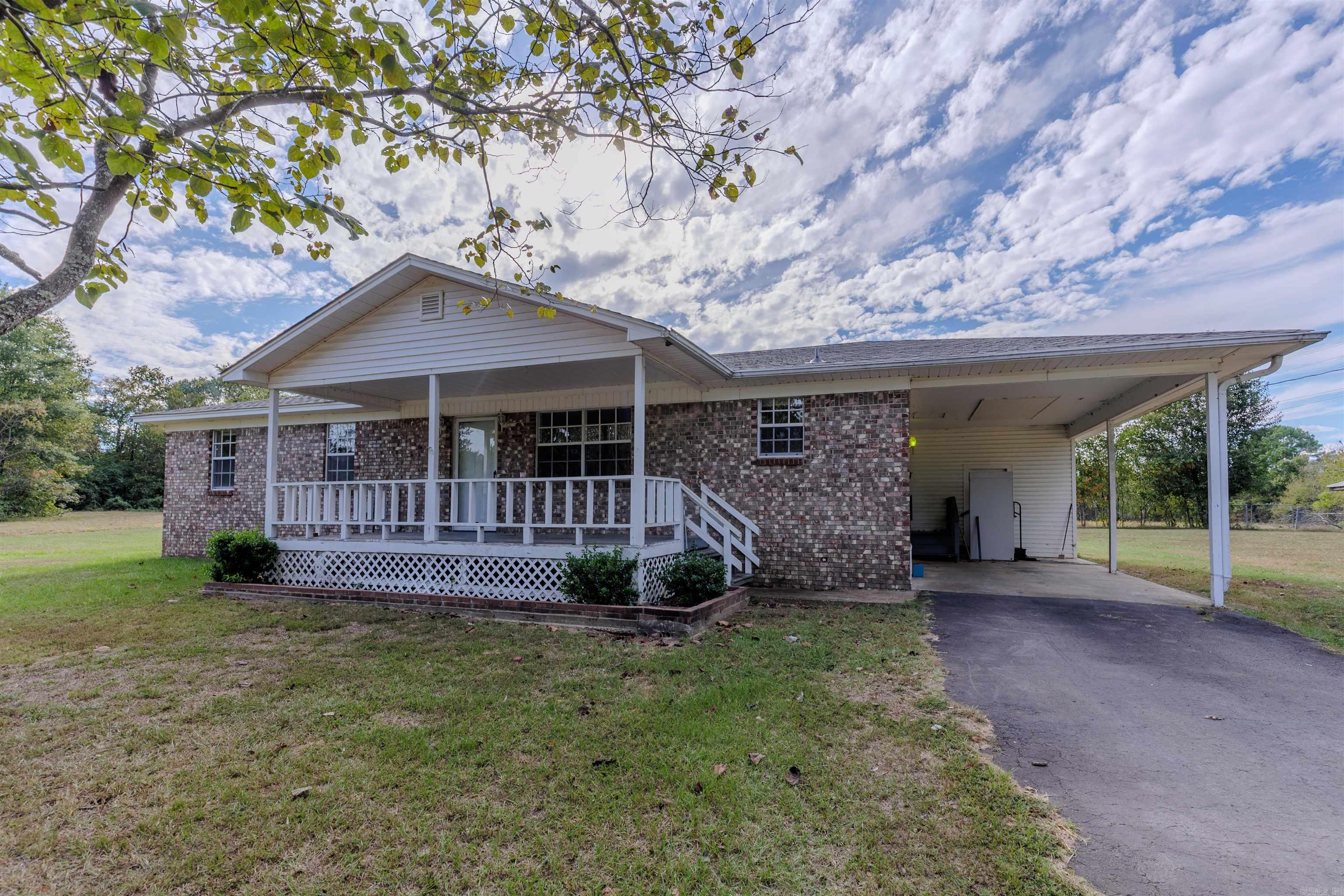 1739 Highway 216  Houston, AR